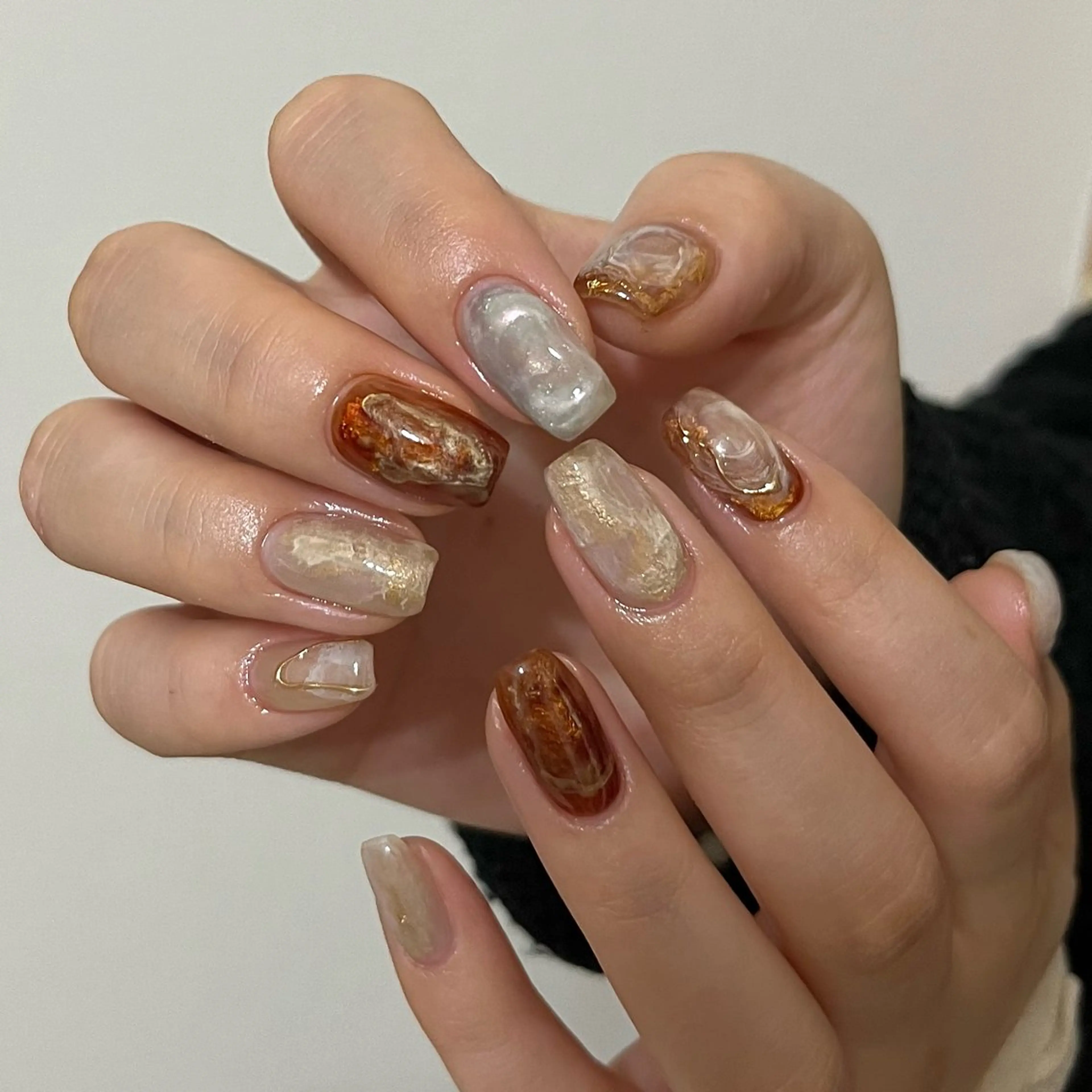 ネイル ブラウン グリーン ハンドネイル vegh. nail／阿波座のネイルデザイン