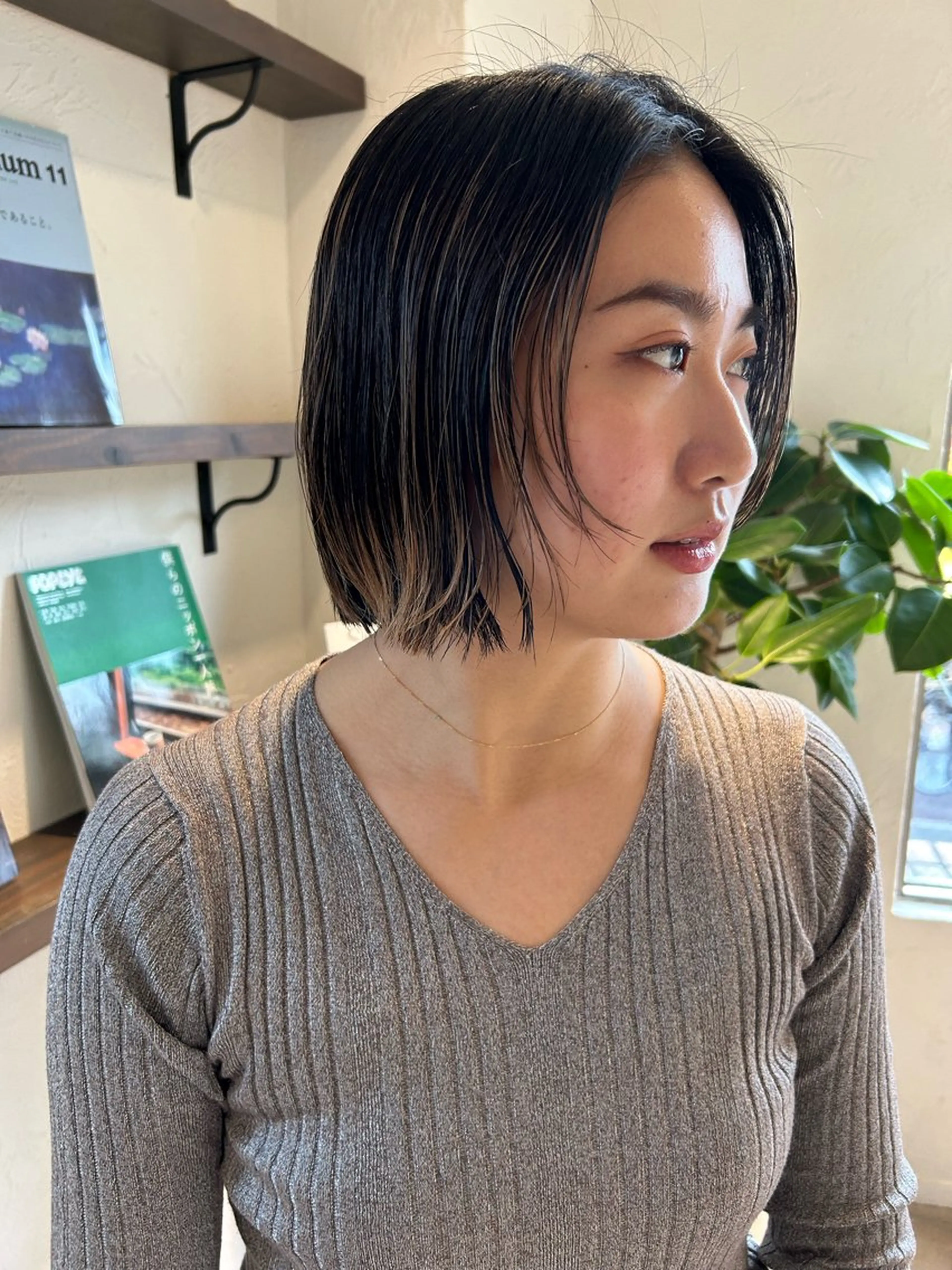 ショート カラー 切りっぱなしボブ ボブ 顔周りカット カラーリスト IKUHOのヘアスタイル