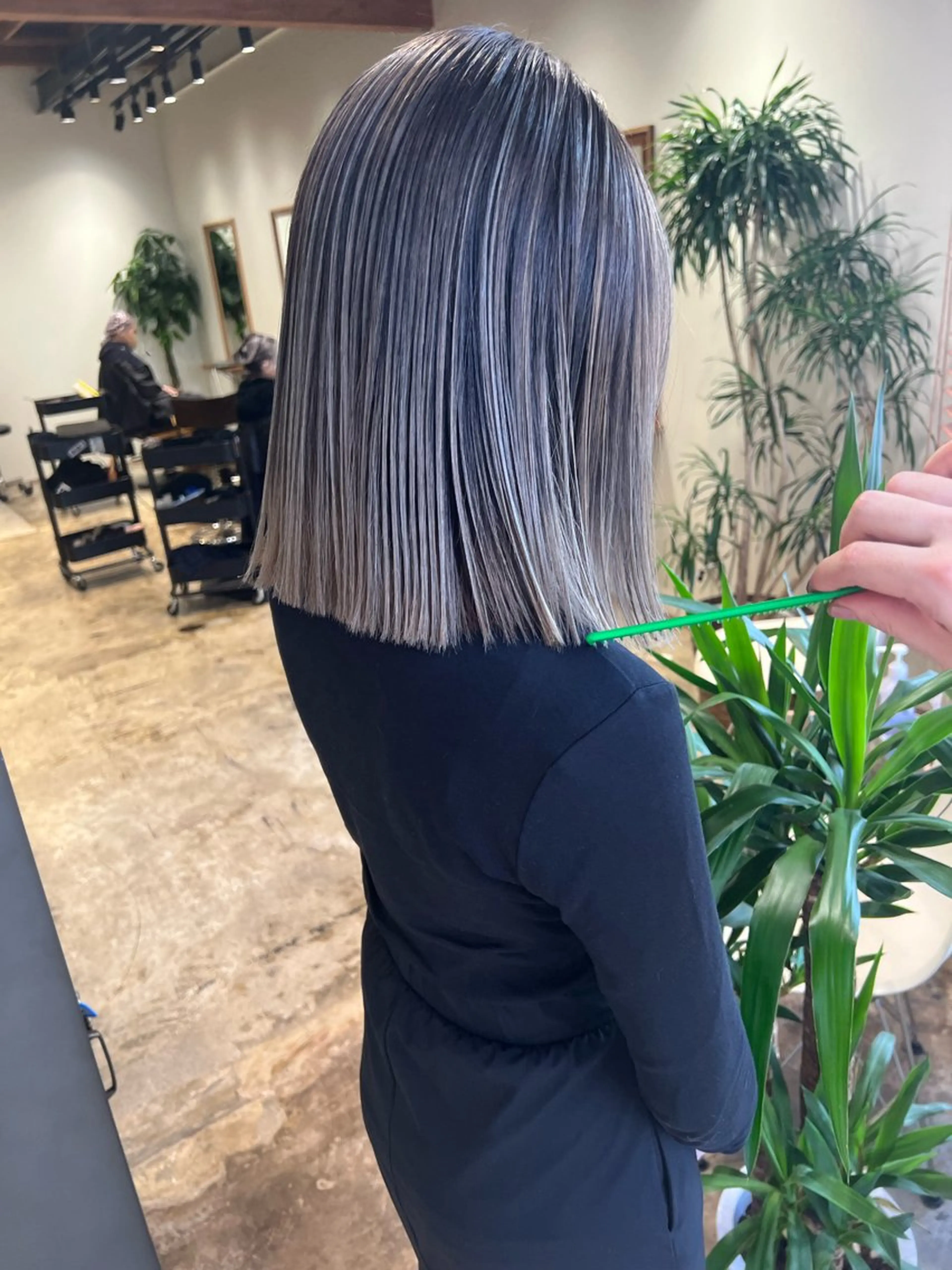 セミロング カラー nishido ハイライト/パーマのヘアスタイル