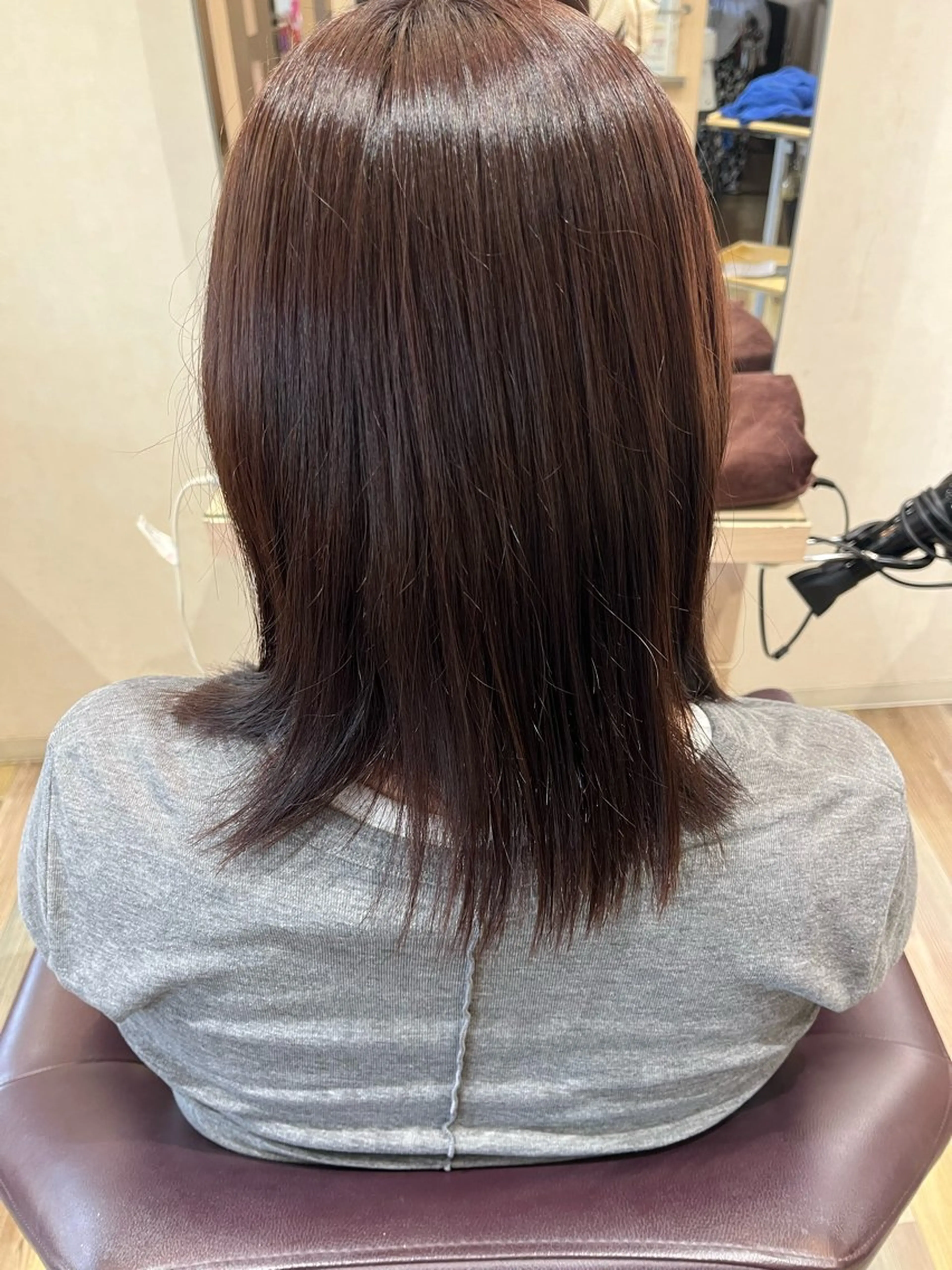 カラー 佐々木 朱里のヘアスタイル