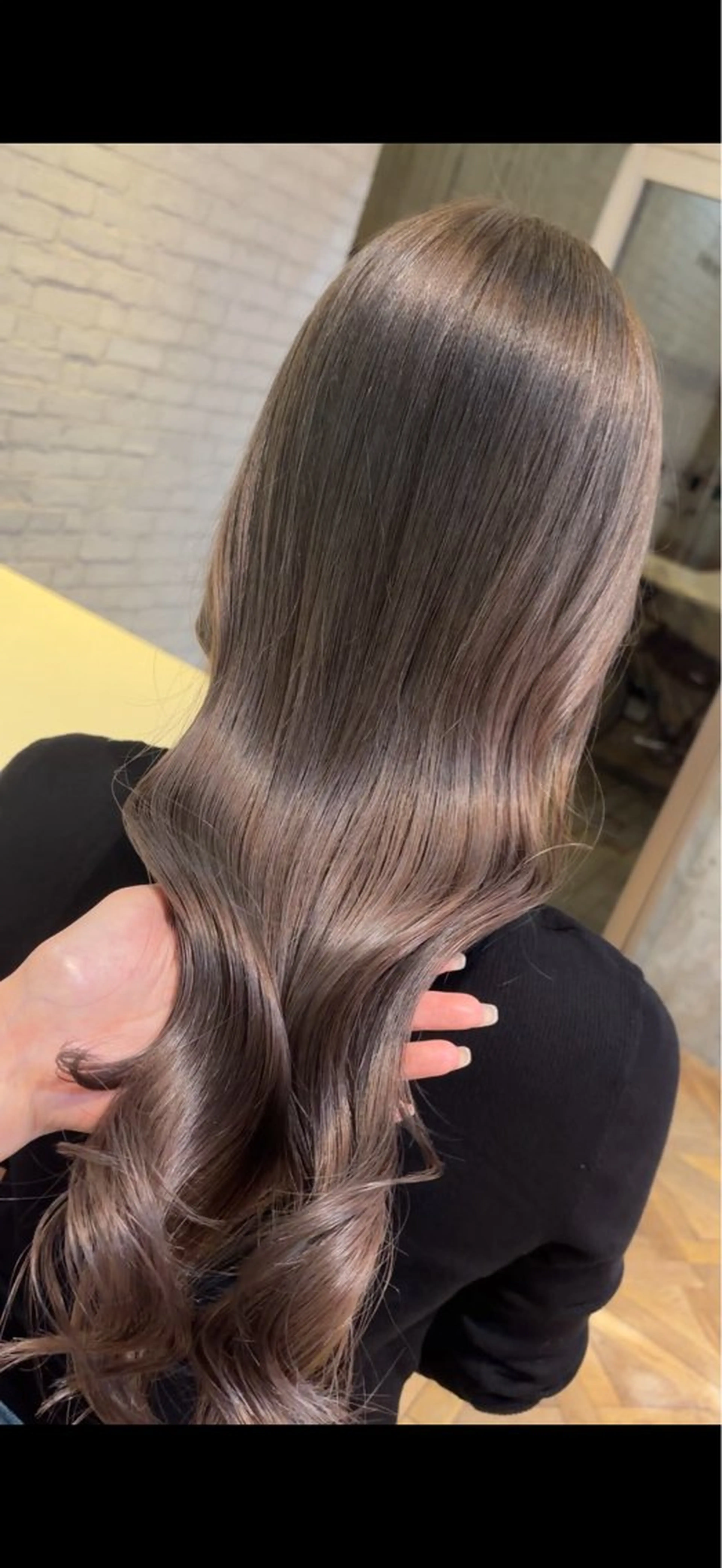 ロング カラー ベージュカラー ミルクティーベージュ カット ヘアカラー トリートメント ご新規様限定 透明感カラーKANAのヘアスタイル