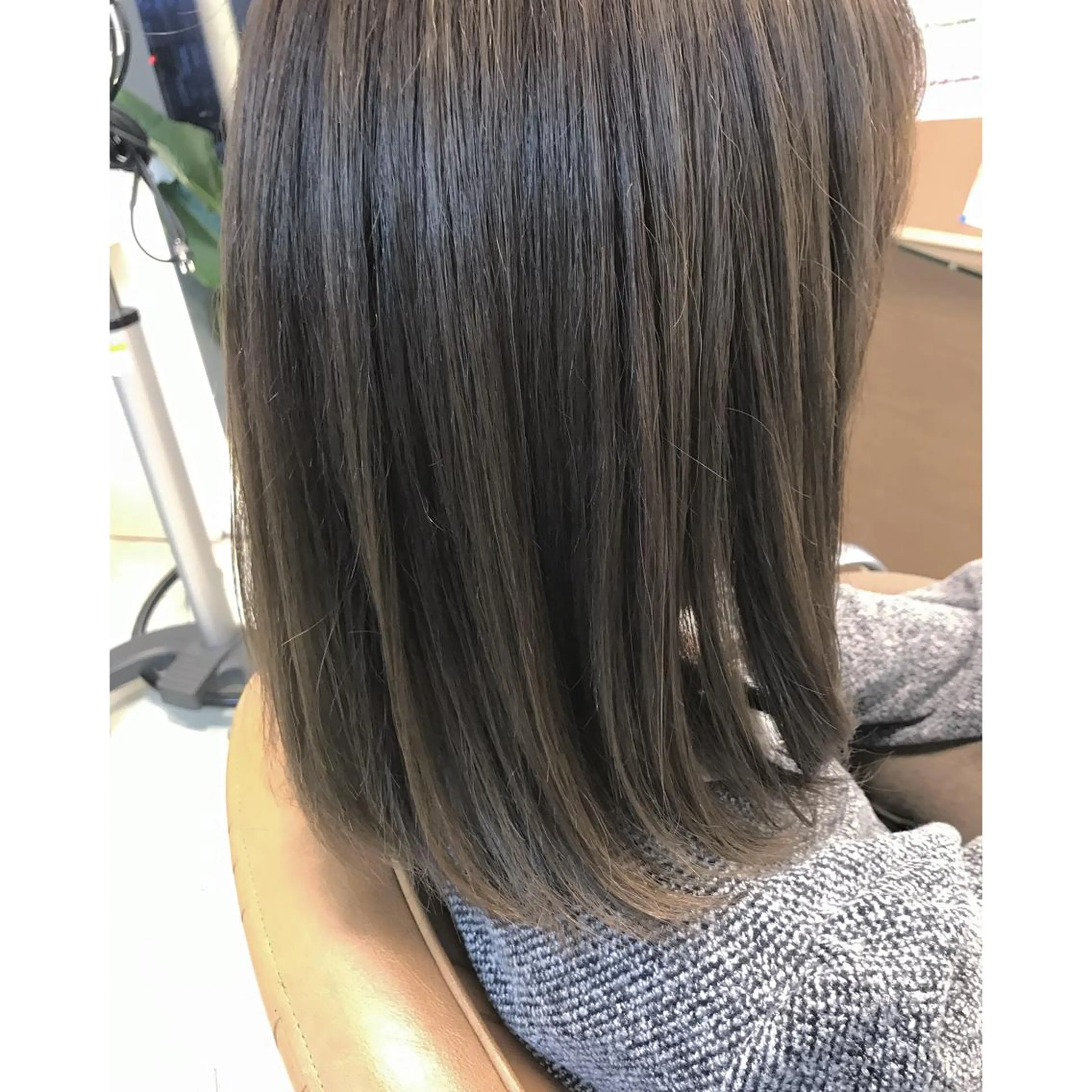 ミディアム カラー アディクシーカラー 坂西 春果のマツエク・マツパデザイン