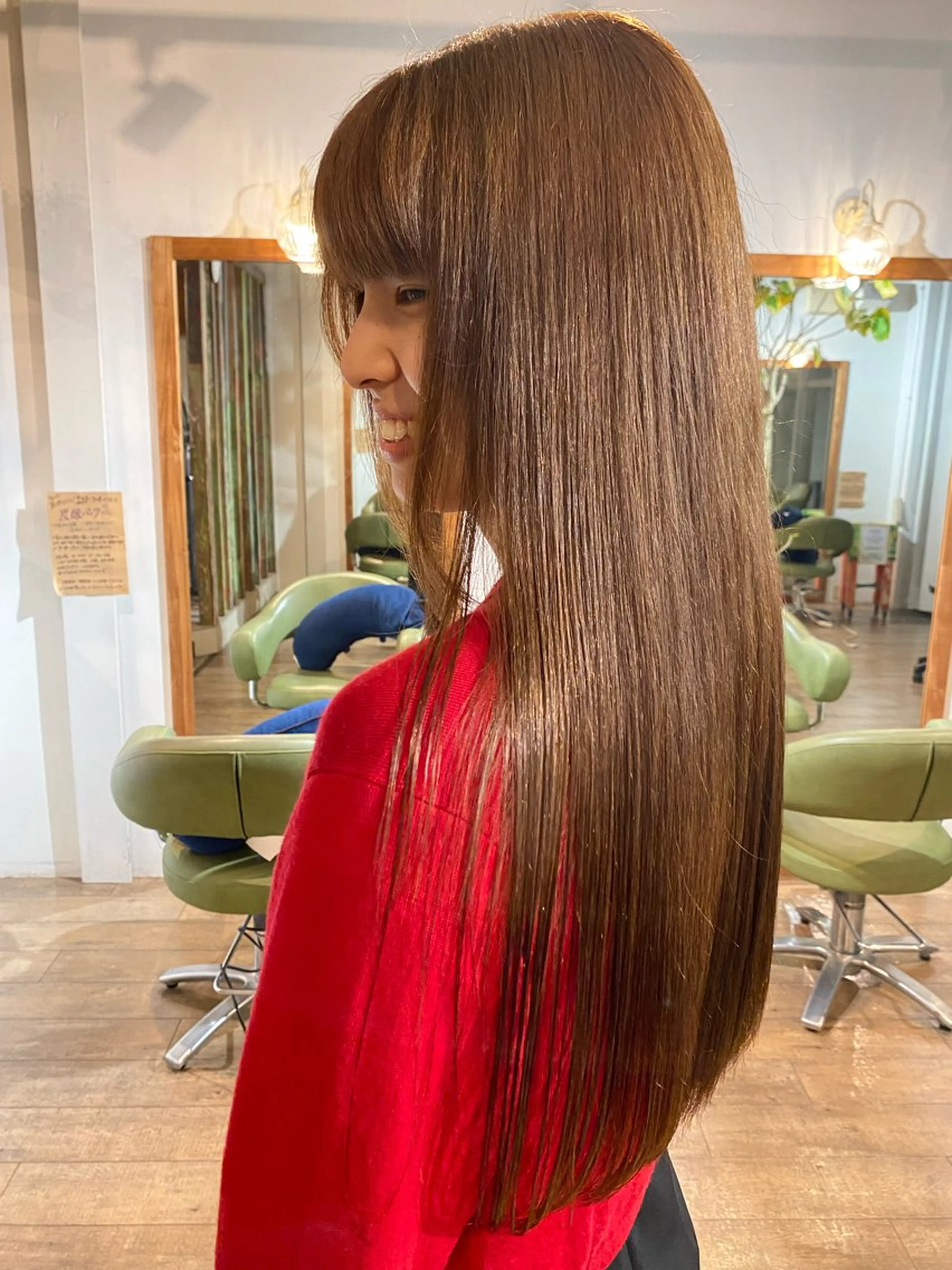 ロング 白上 愛佳のヘアスタイル