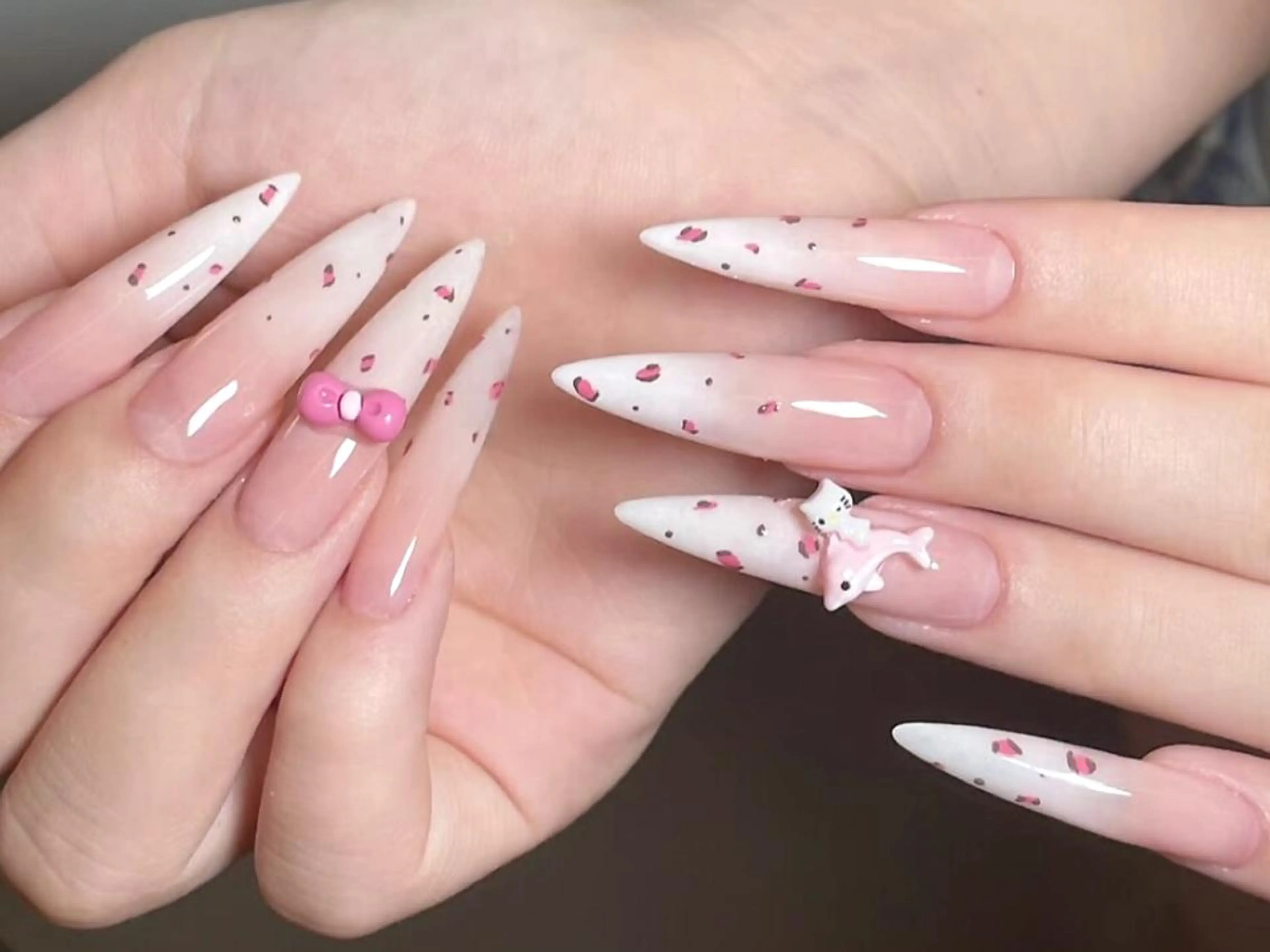 ネイル Shis_🦄shi 韓国風キラキラネイルのネイルデザイン