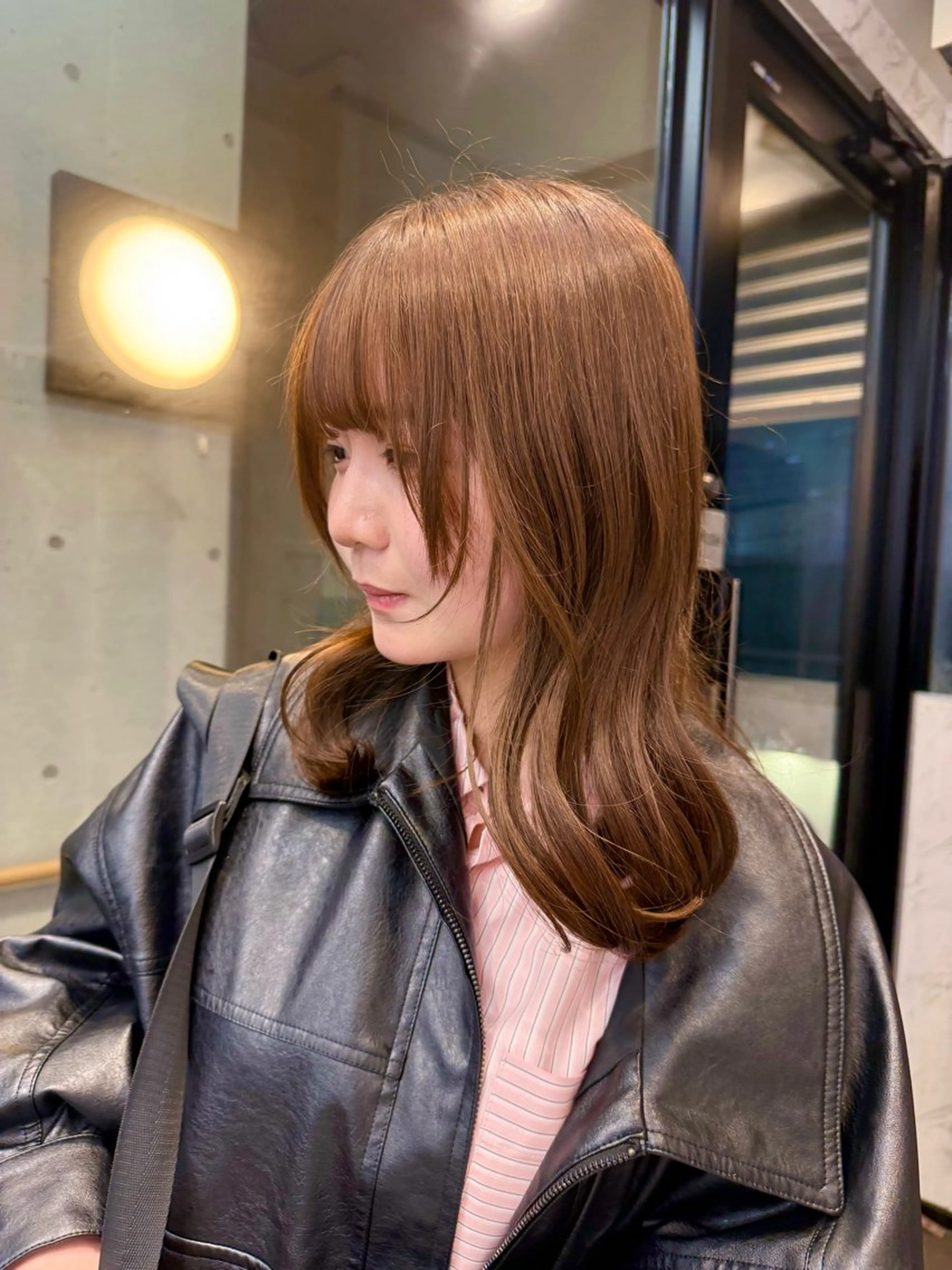ミディアム カラー ベージュカラー ブリーチ ミルクティーベージュ ブリーチなしカラー ヘアカラー ✨ハイトーン/レイヤ ー/横浜/優内✨のヘアスタイル