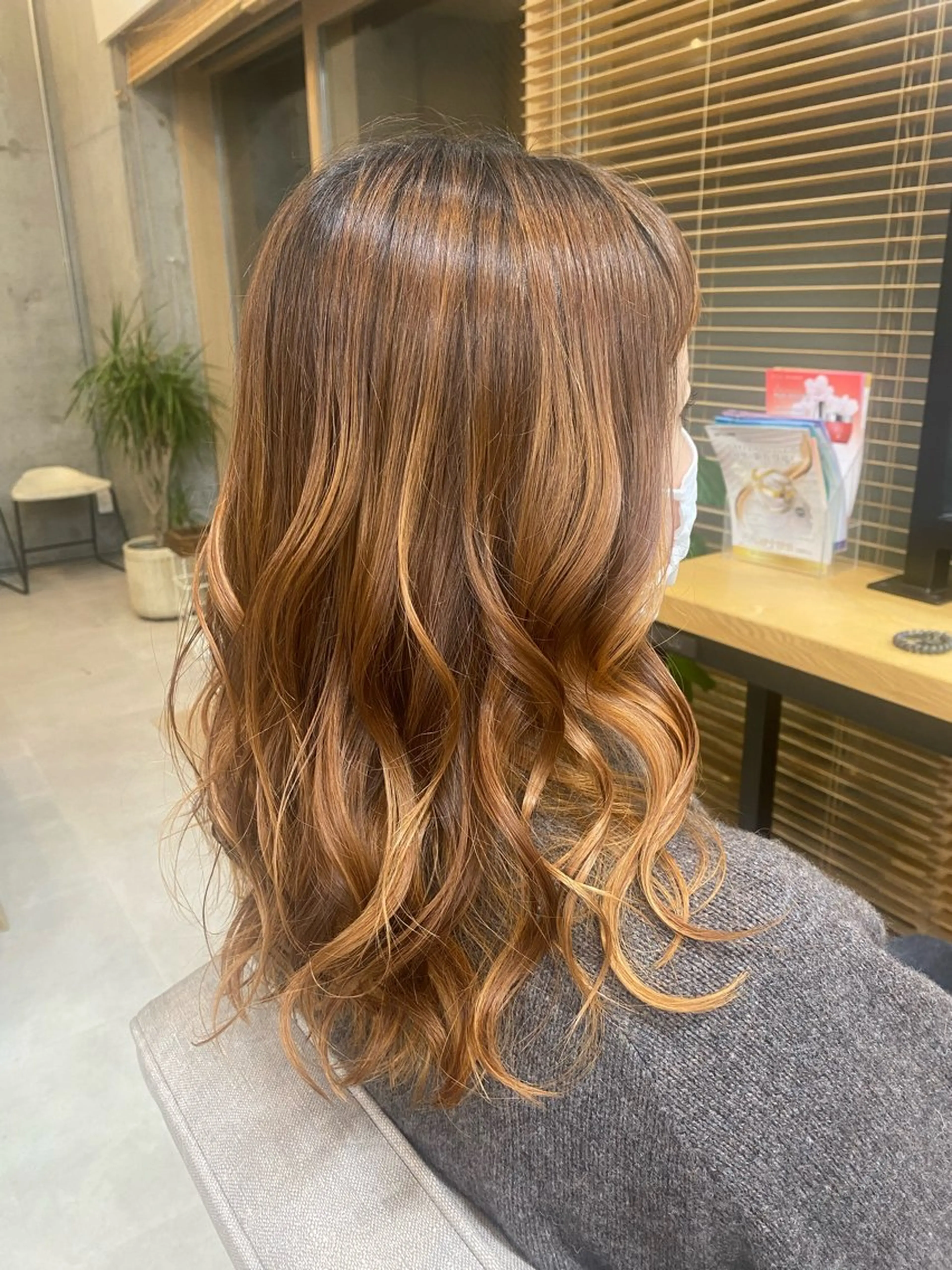 ミディアム HIYORI🧁 登戸のヘアスタイル