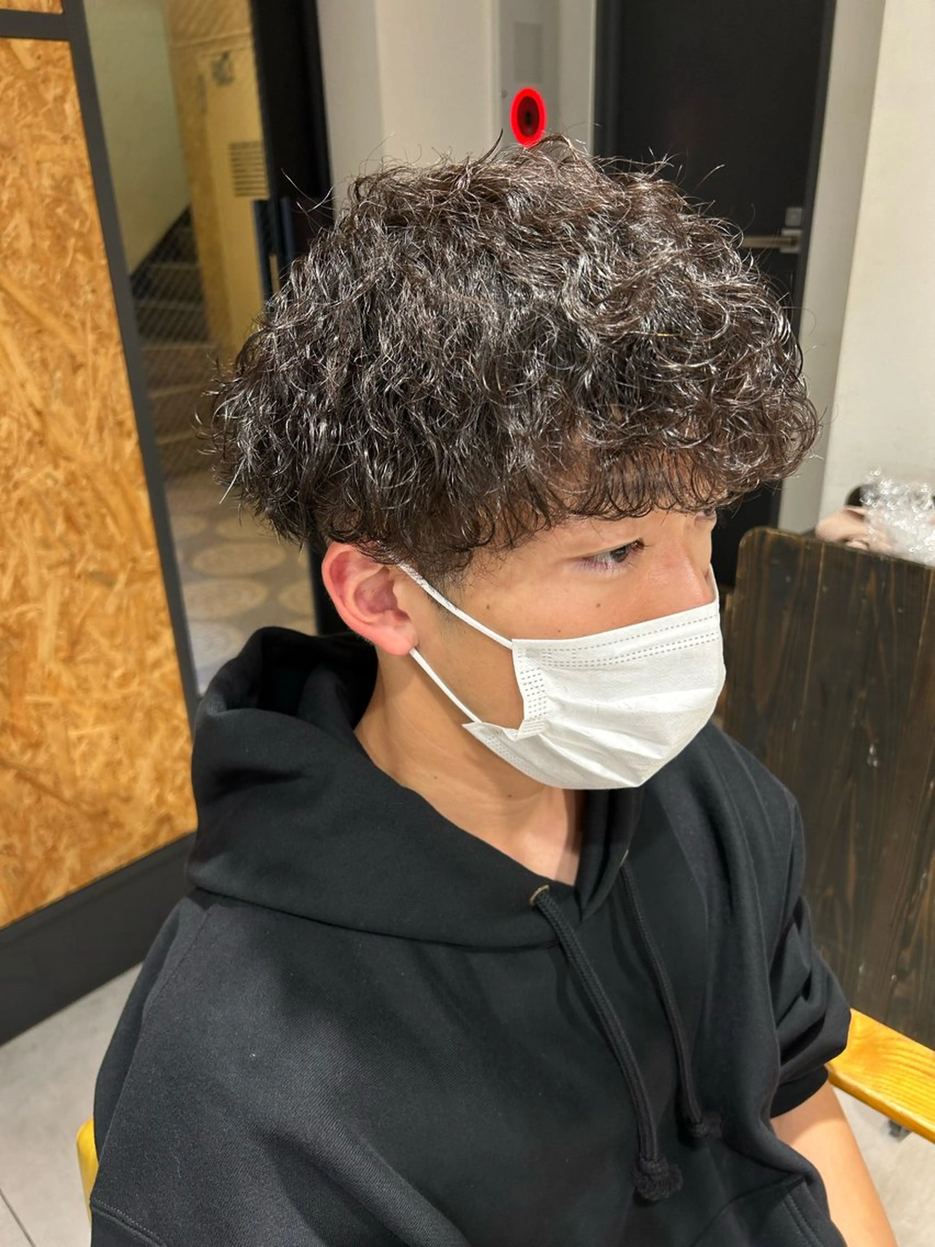 メンズ マッシュ メンズパーマ 波巻きパーマ 関口 桃花🌷 暖色カラーのヘアスタイル