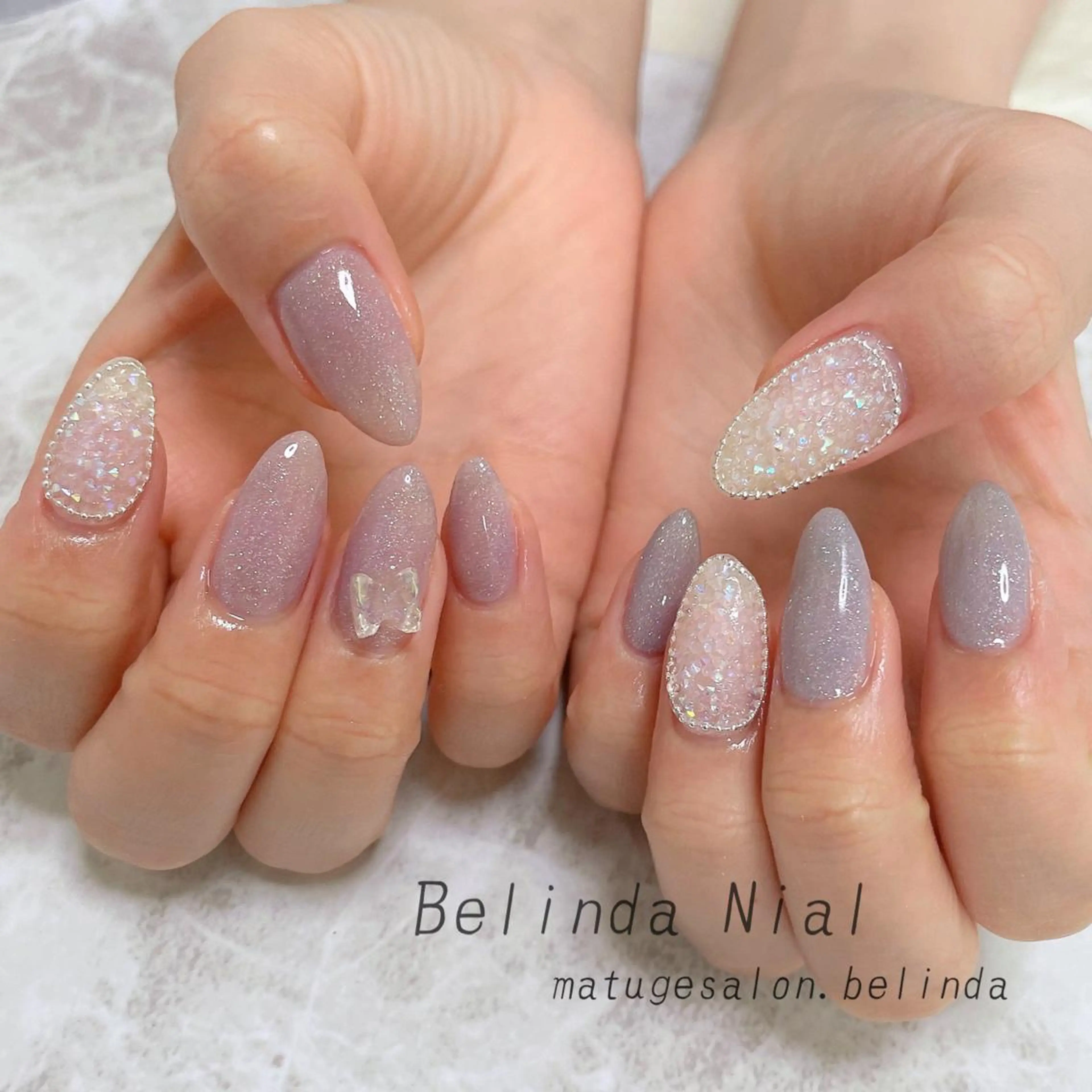 オフ＋4本デザインネイル・ナチュラルデザインの写真