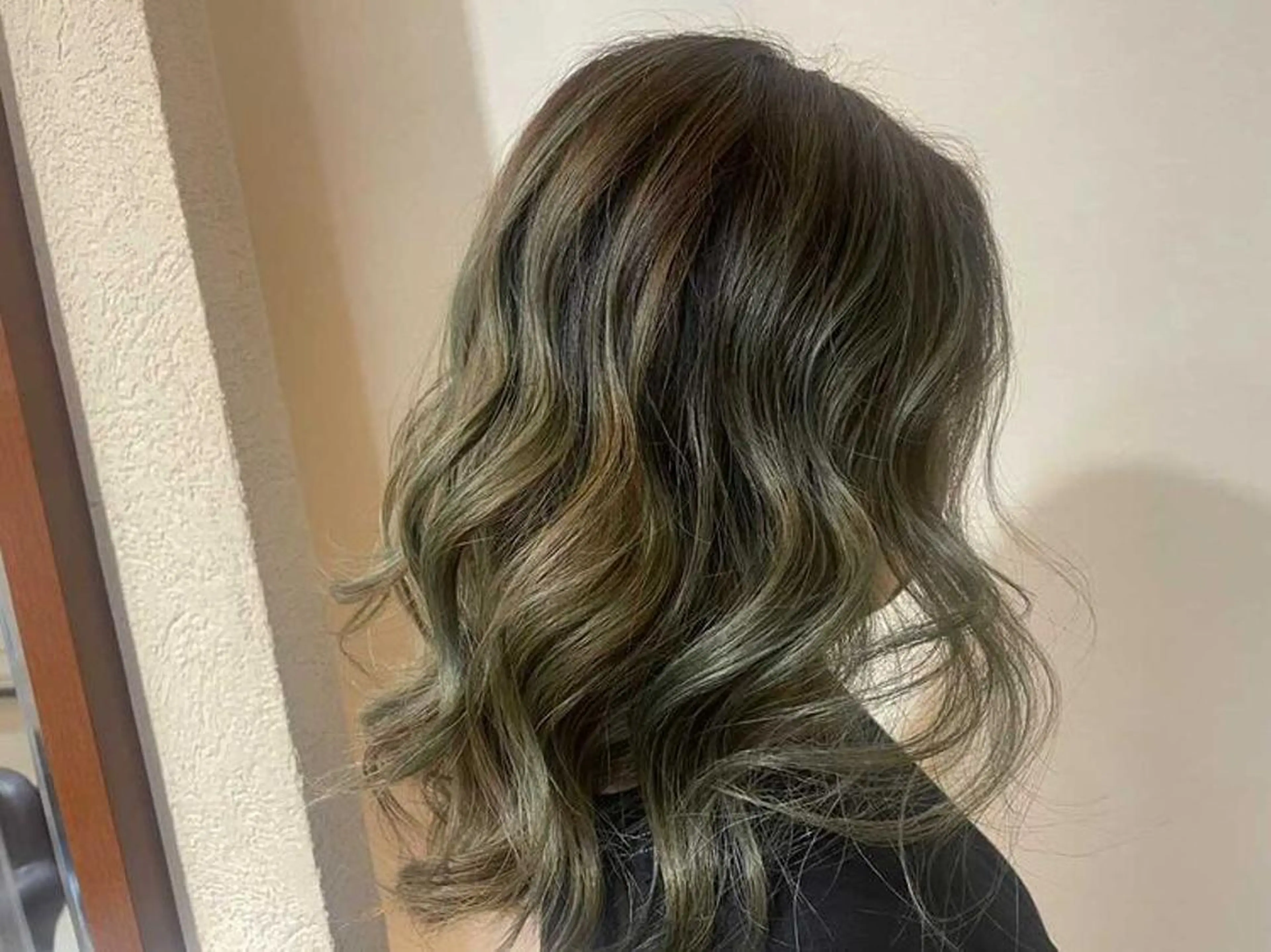 ミディアム カラー ハイライトカラー ハイライト 髪質改善/透明感 カラー/内藤有須加のヘアスタイル