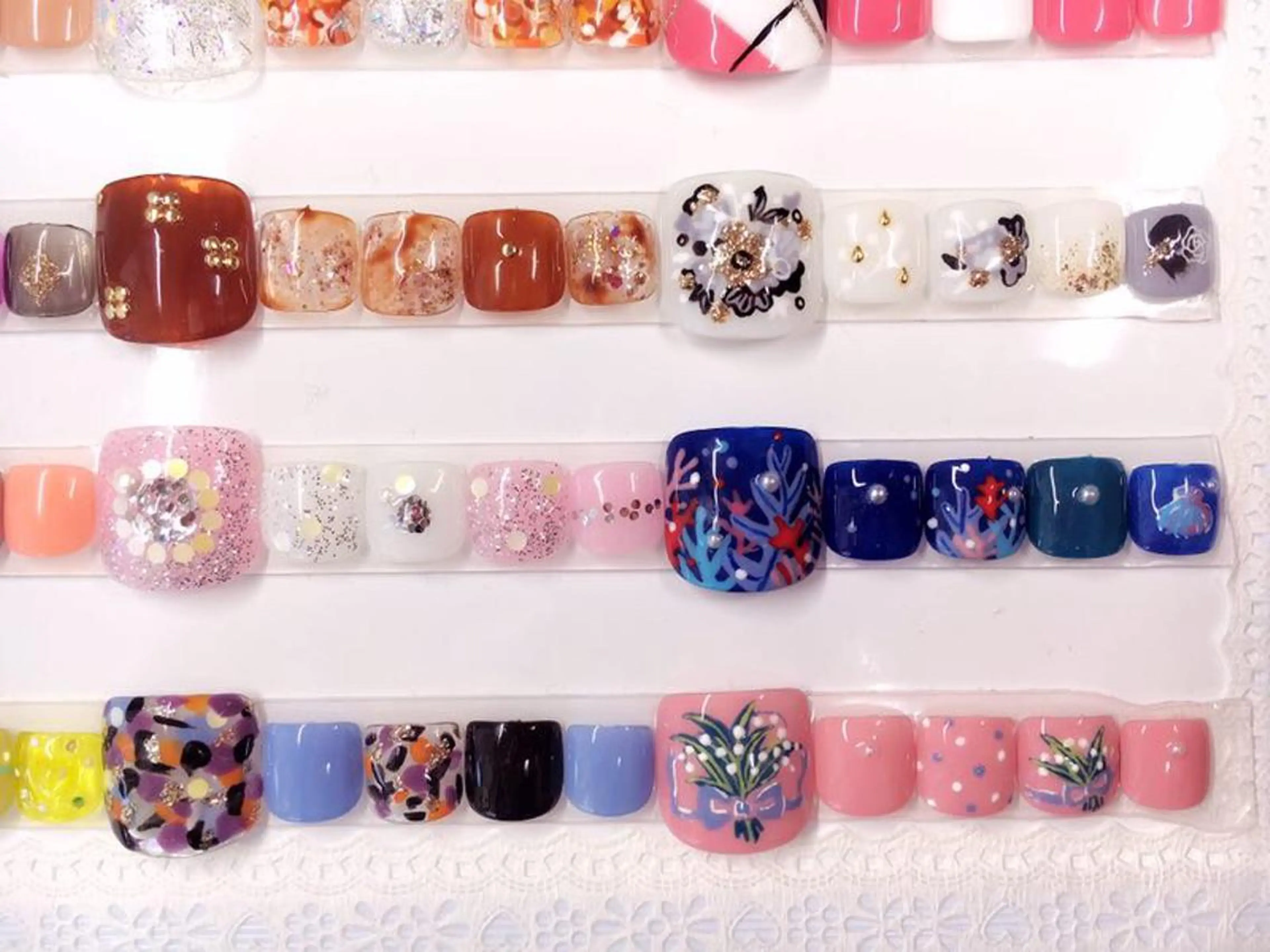 ネイル モナンジュ マツパ・眉毛専門のマツエク・マツパデザイン