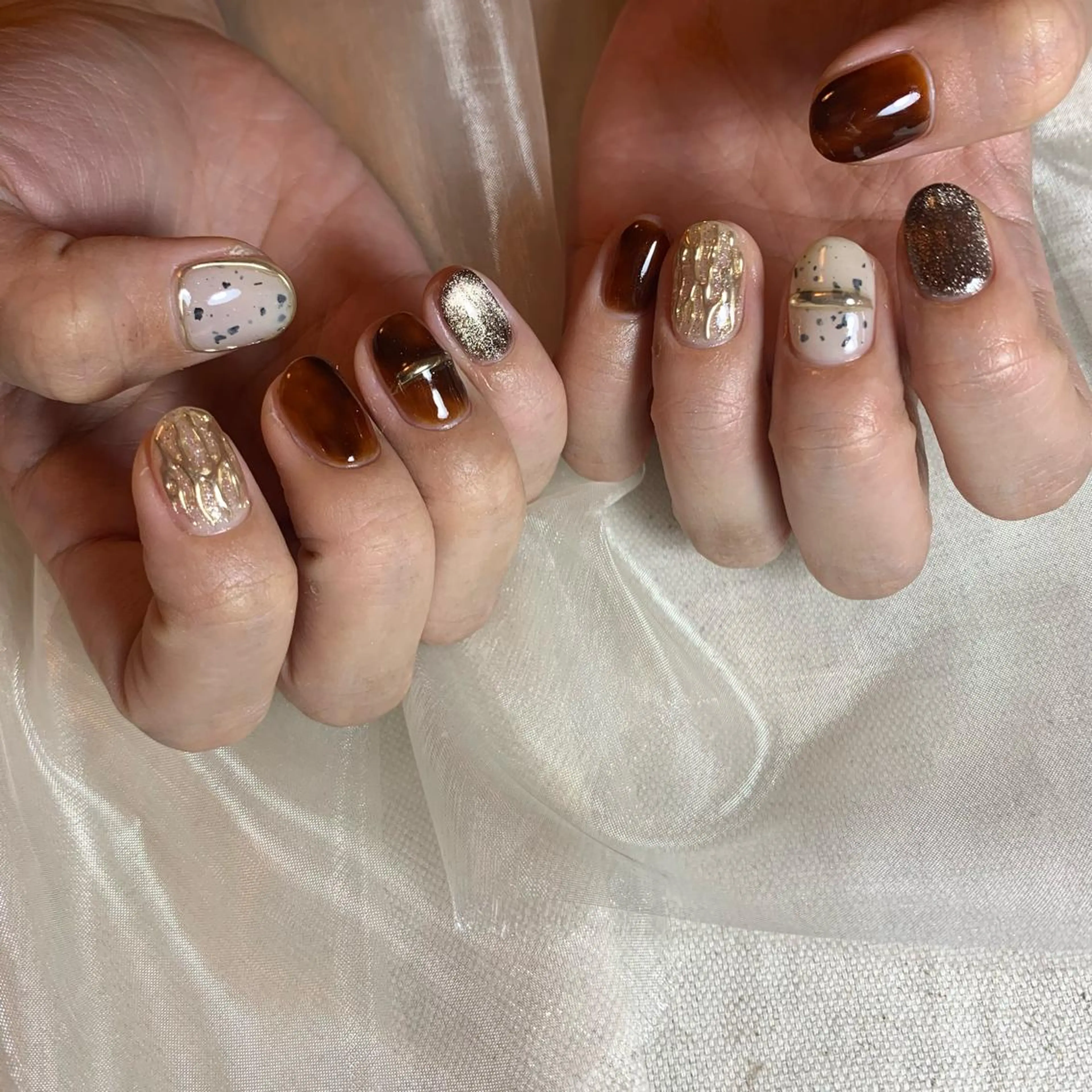 ネイル べっ甲ネイル ハンドネイル 里見 麗のネイルデザイン