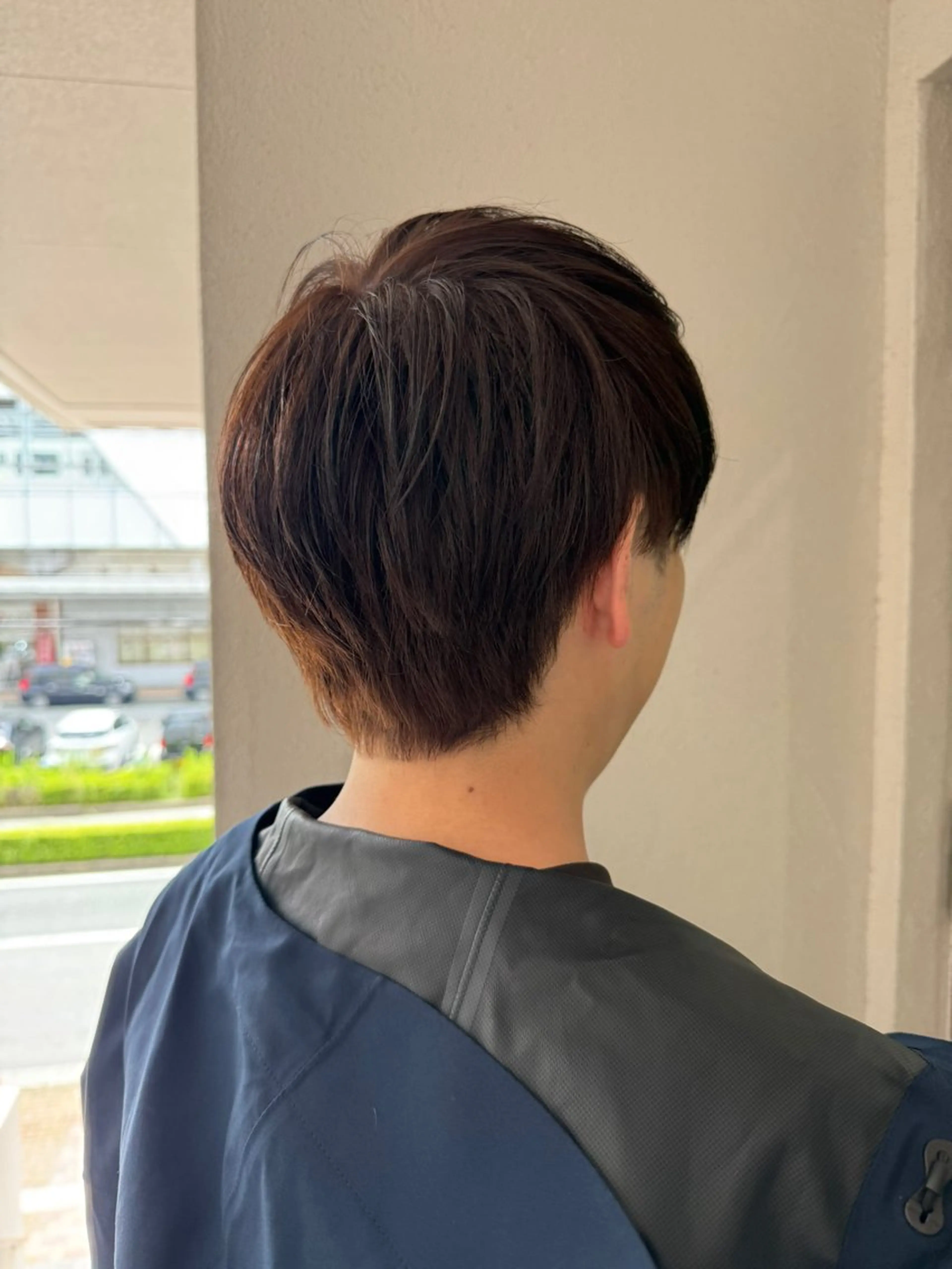 ショート メンズ センターパート ダウンパーマ フェザーパーマ メンズハイライト メンズ韓国風 藤崎百道メンズカット Zina/森井唯央のヘアスタイル