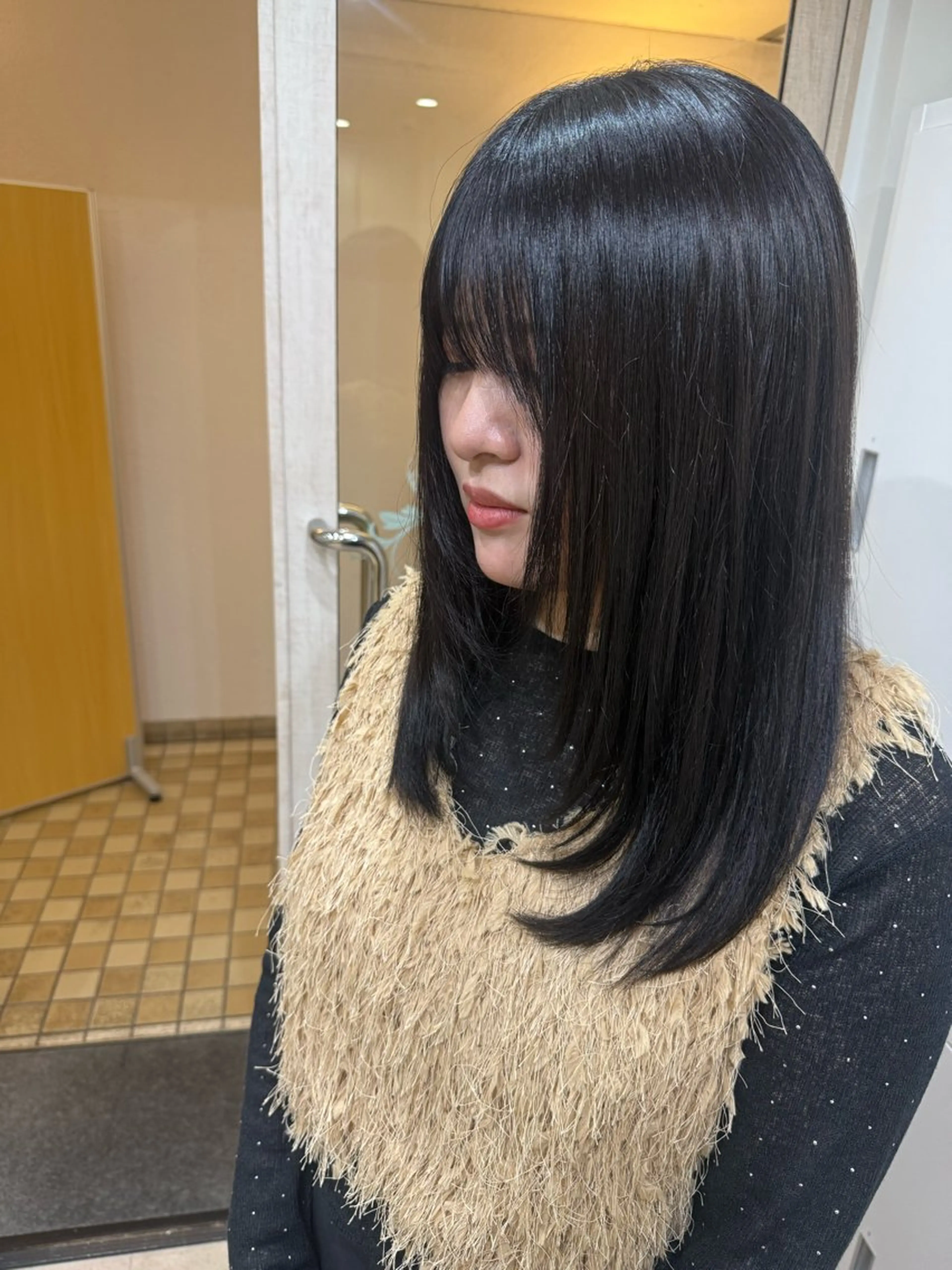 ミディアム レイヤーカット カット ヘアカラー littleesta 那月のヘアスタイル