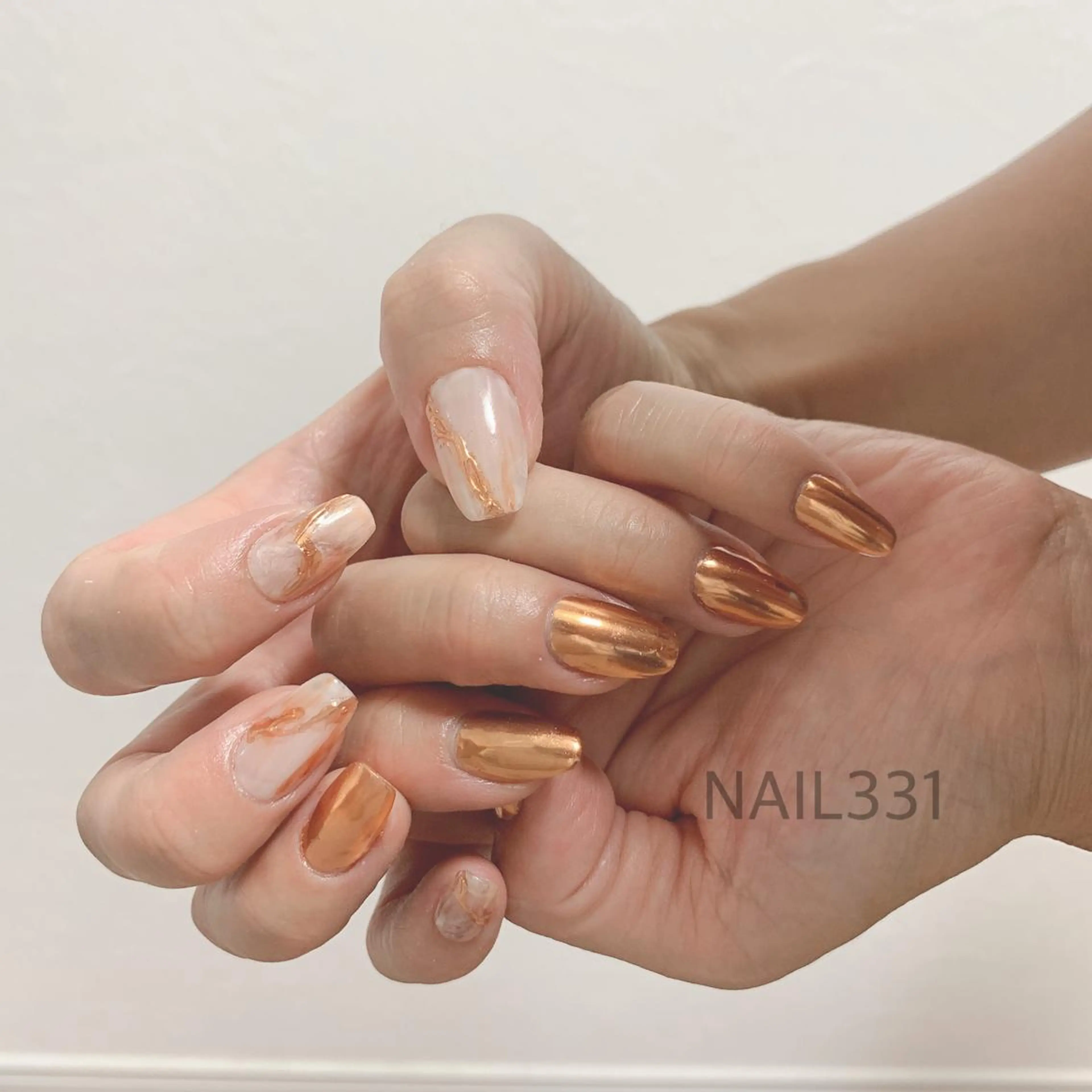 ネイル ミラーネイル Nail 331のネイルデザイン