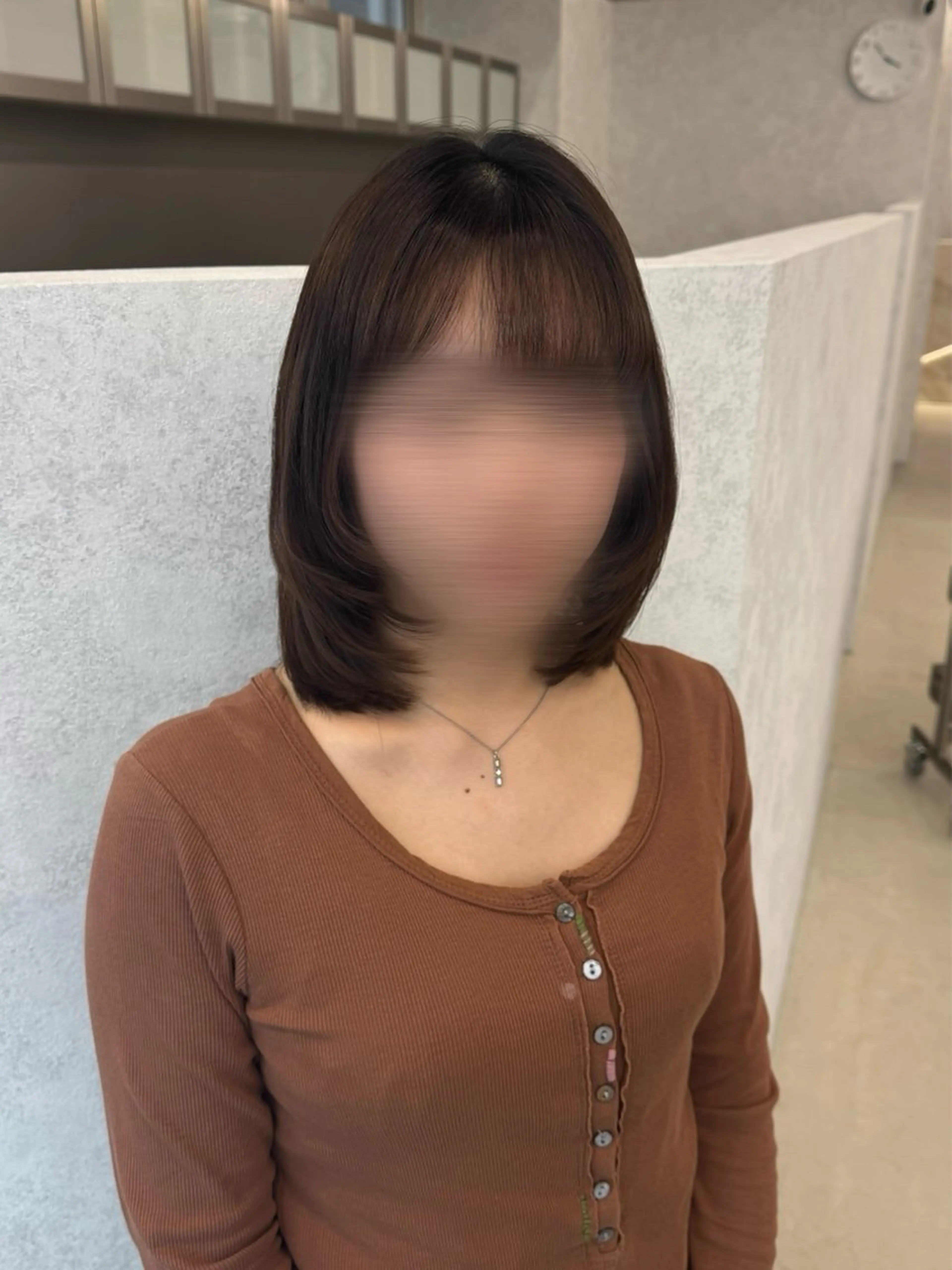 ミディアム カット Nene ／Roverのヘアスタイル