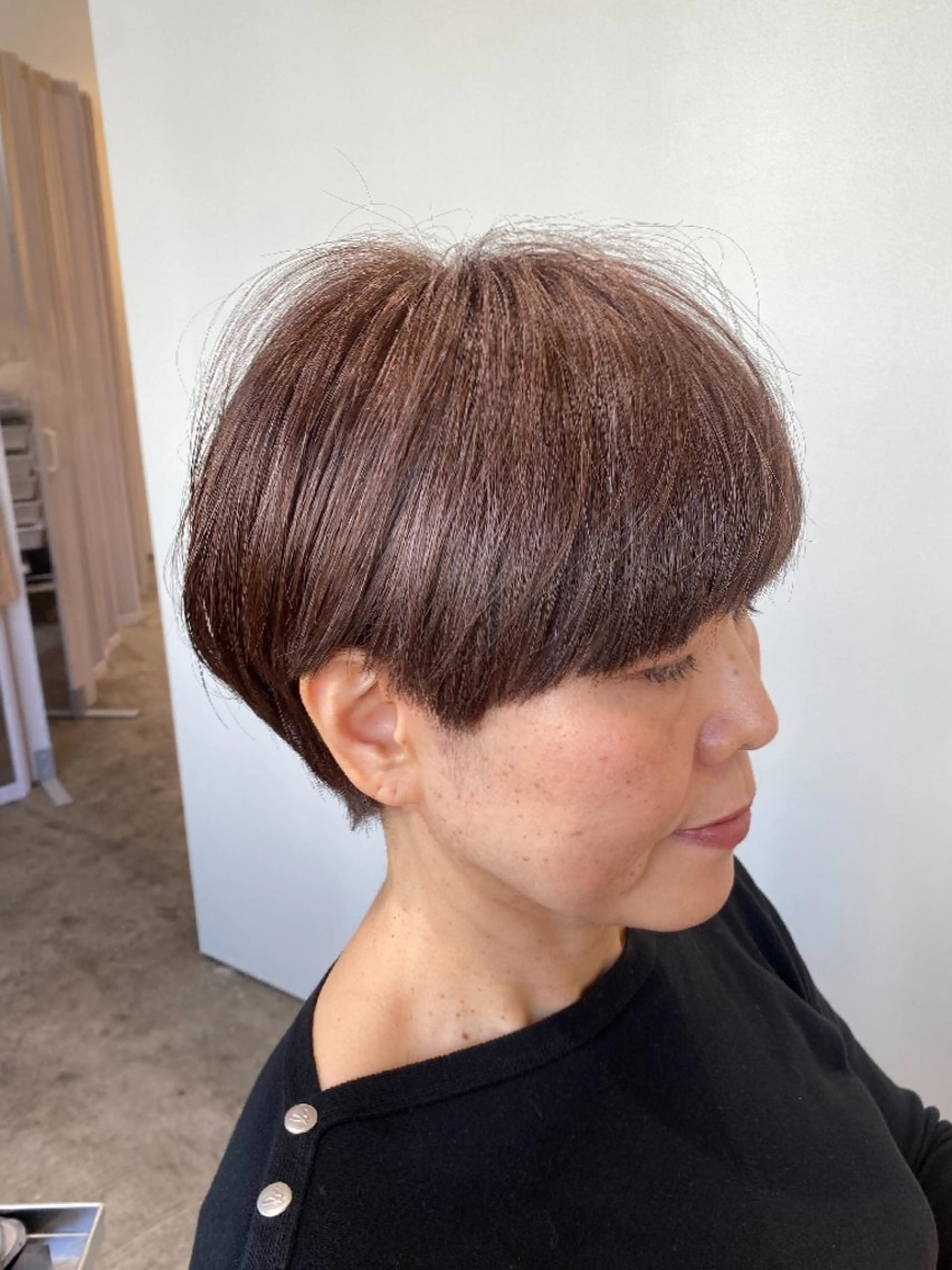 ショート カラー ベージュカラー ハイトーンカラー オーガニックカラー ショートヘア カット ヘアカラー トリートメント 中野渡 真利那のヘアスタイル