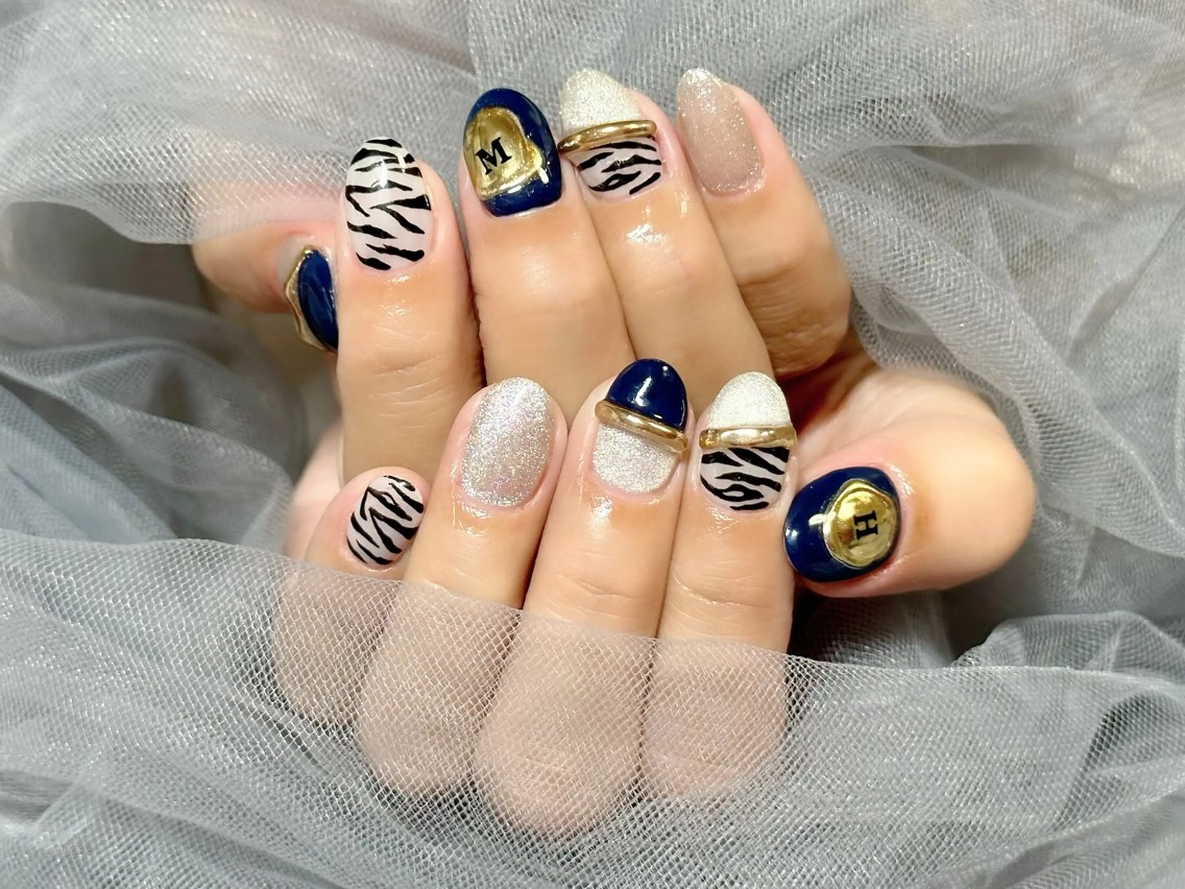 ネイル アニマル柄 マグネットネイル ハンドネイル Nail Salon KURELLYのネイルデザイン