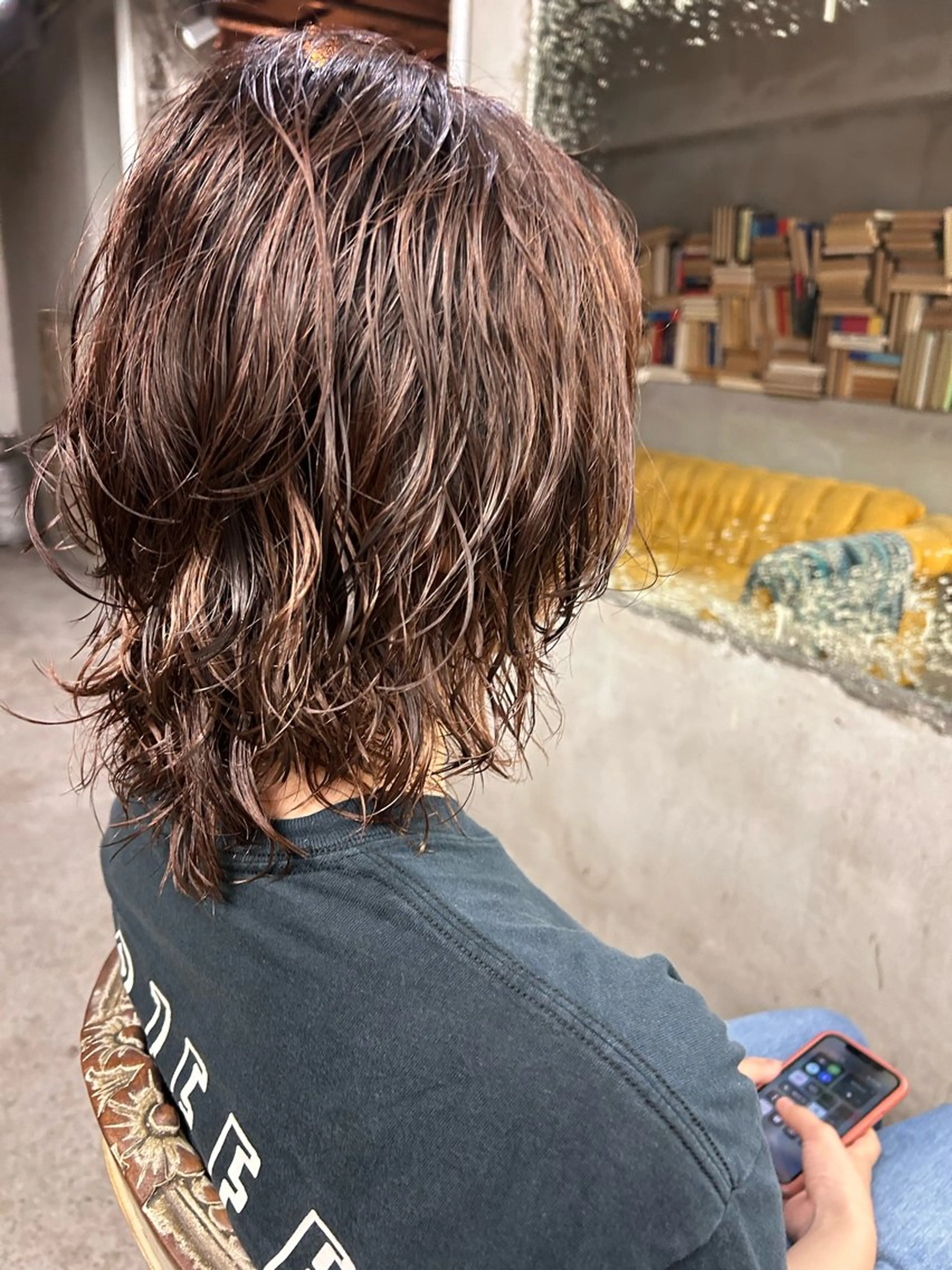 ミディアム パーマ ヘアアレンジ ミディアムパーマ レイヤーカット ウルフカット ニュアンスパーマ お任せヘア☘️☘️ 及川渚のヘアスタイル