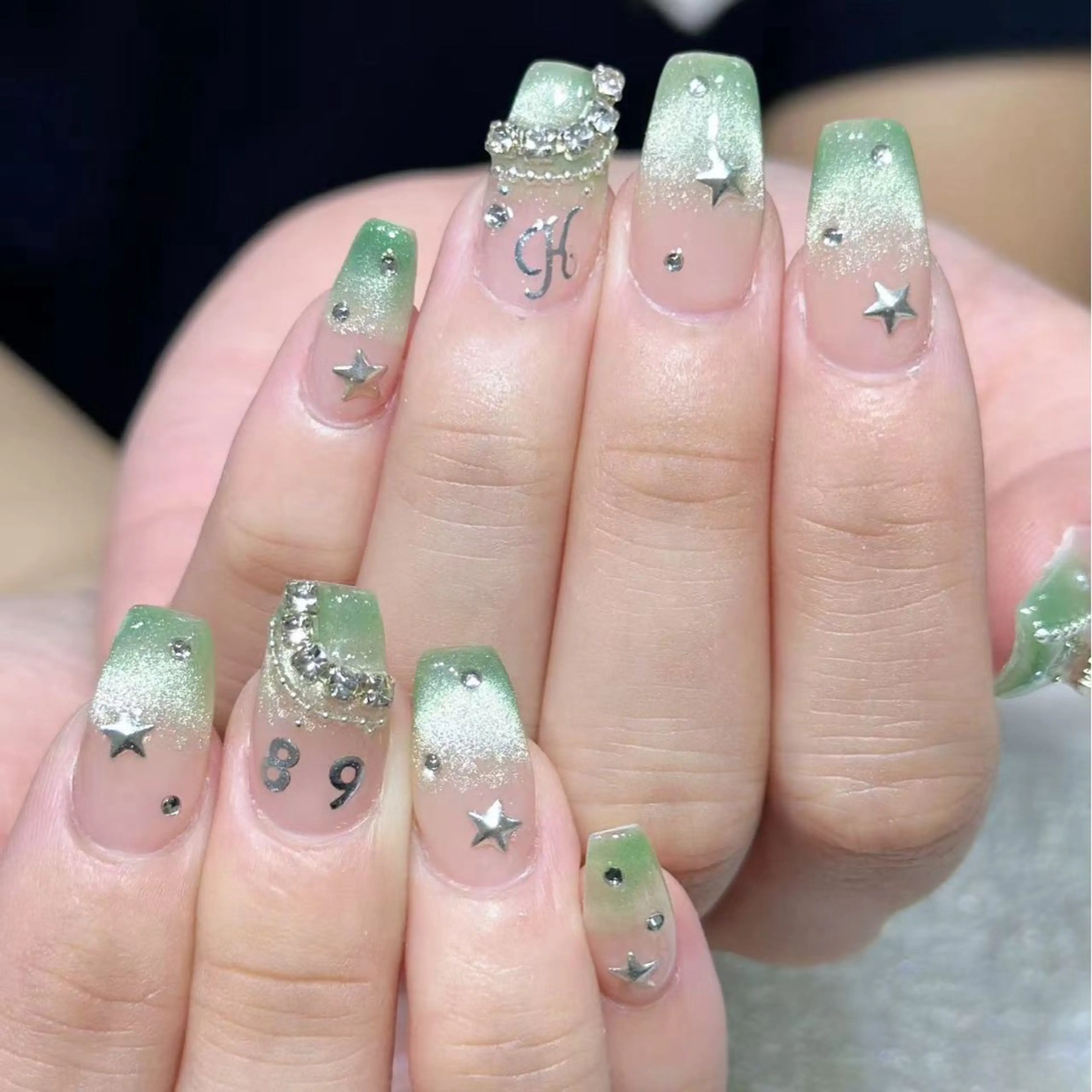 ネイル ハンドネイル Queens マオのネイルデザイン