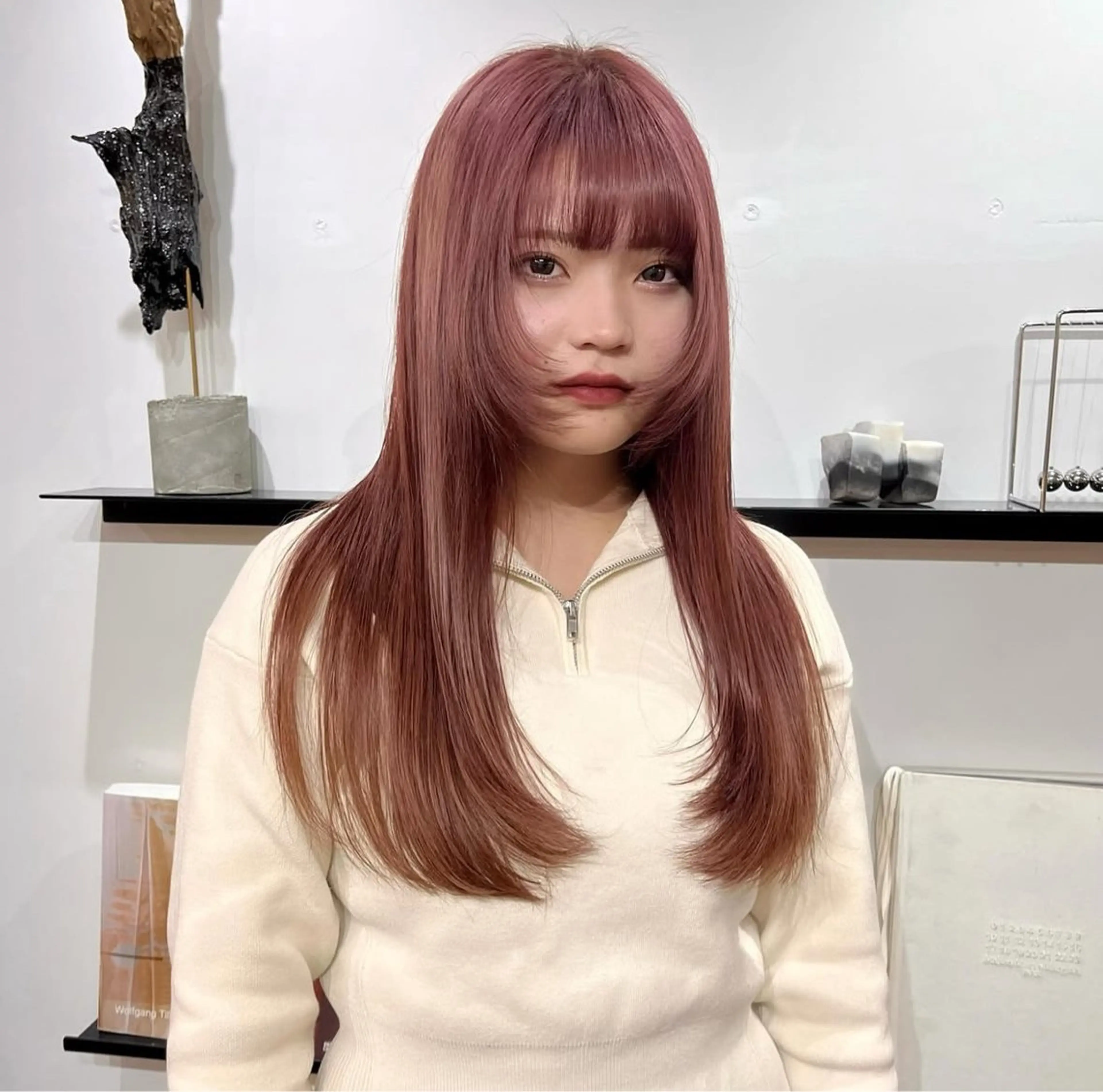 ロング Hana/ハイトーン /レイヤーカットのヘアスタイル