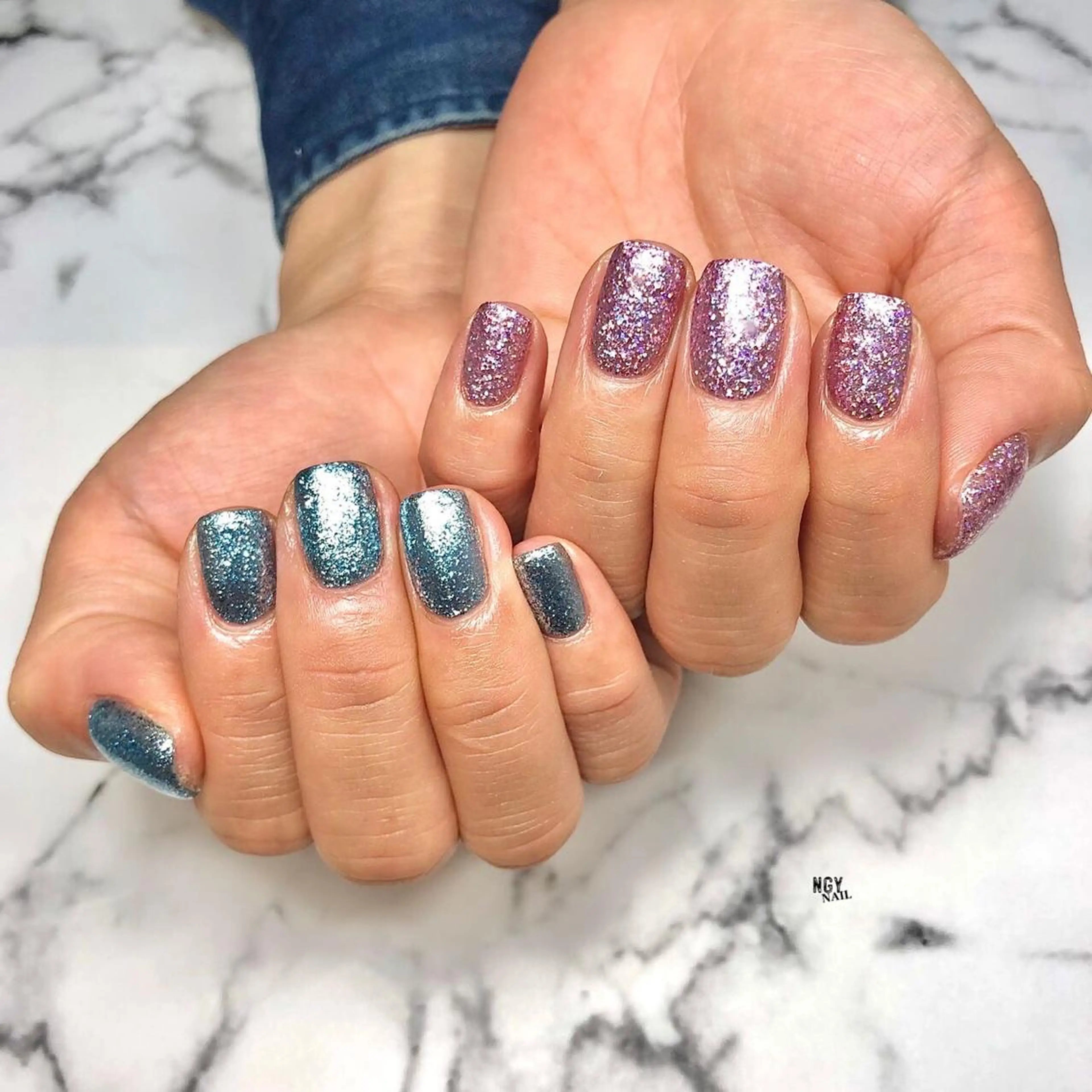 ネイル ジェルネイル キラキラネイル 韓国ネイル ラメ(グリッター) 水色 ハンドネイル NAIL NOWのネイルデザイン