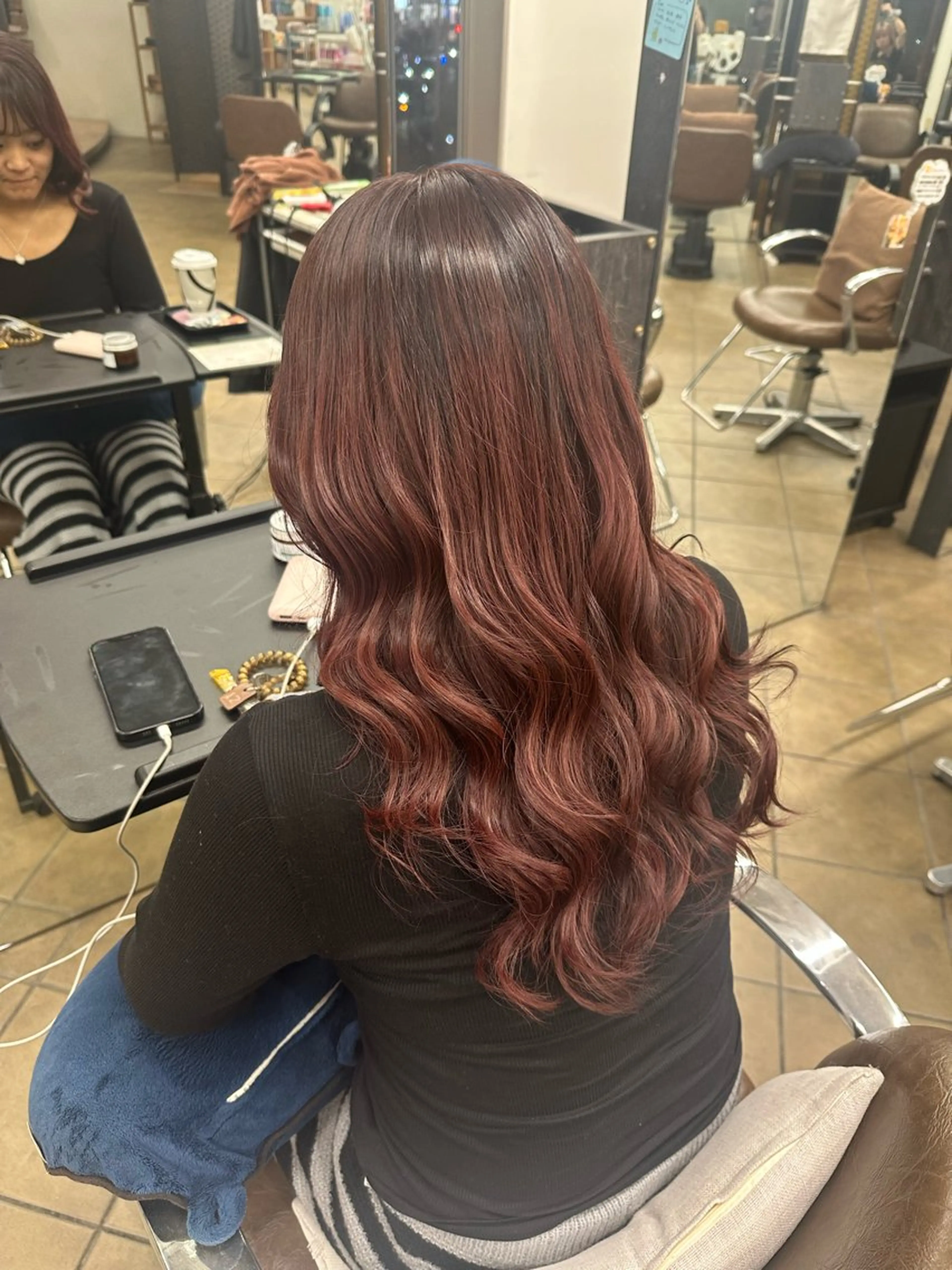 ロング カラー レッドカラー ヘアカラー 岡山 紗里奈のヘアスタイル