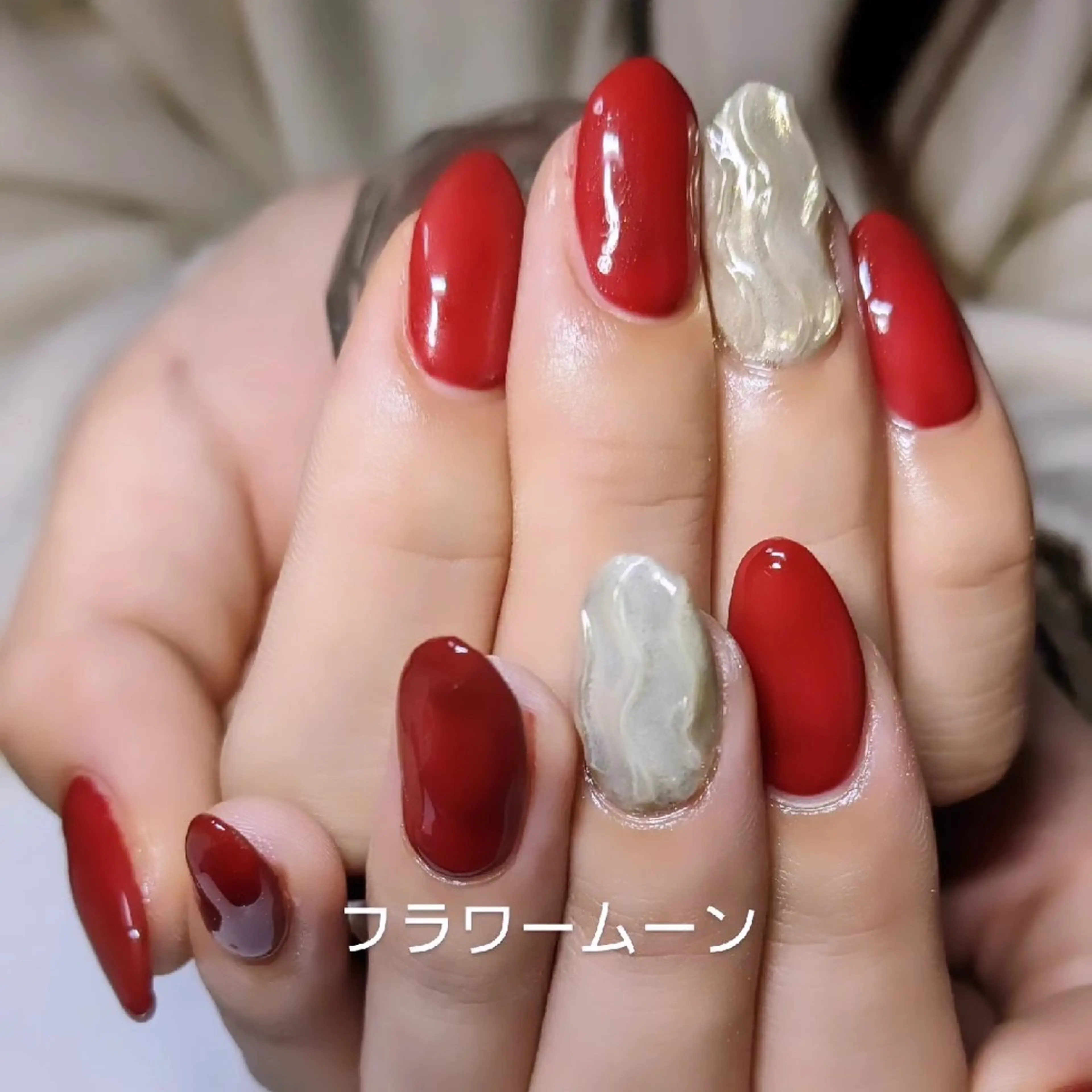 ネイル ミラーネイル フラワー ムーンのネイルデザイン