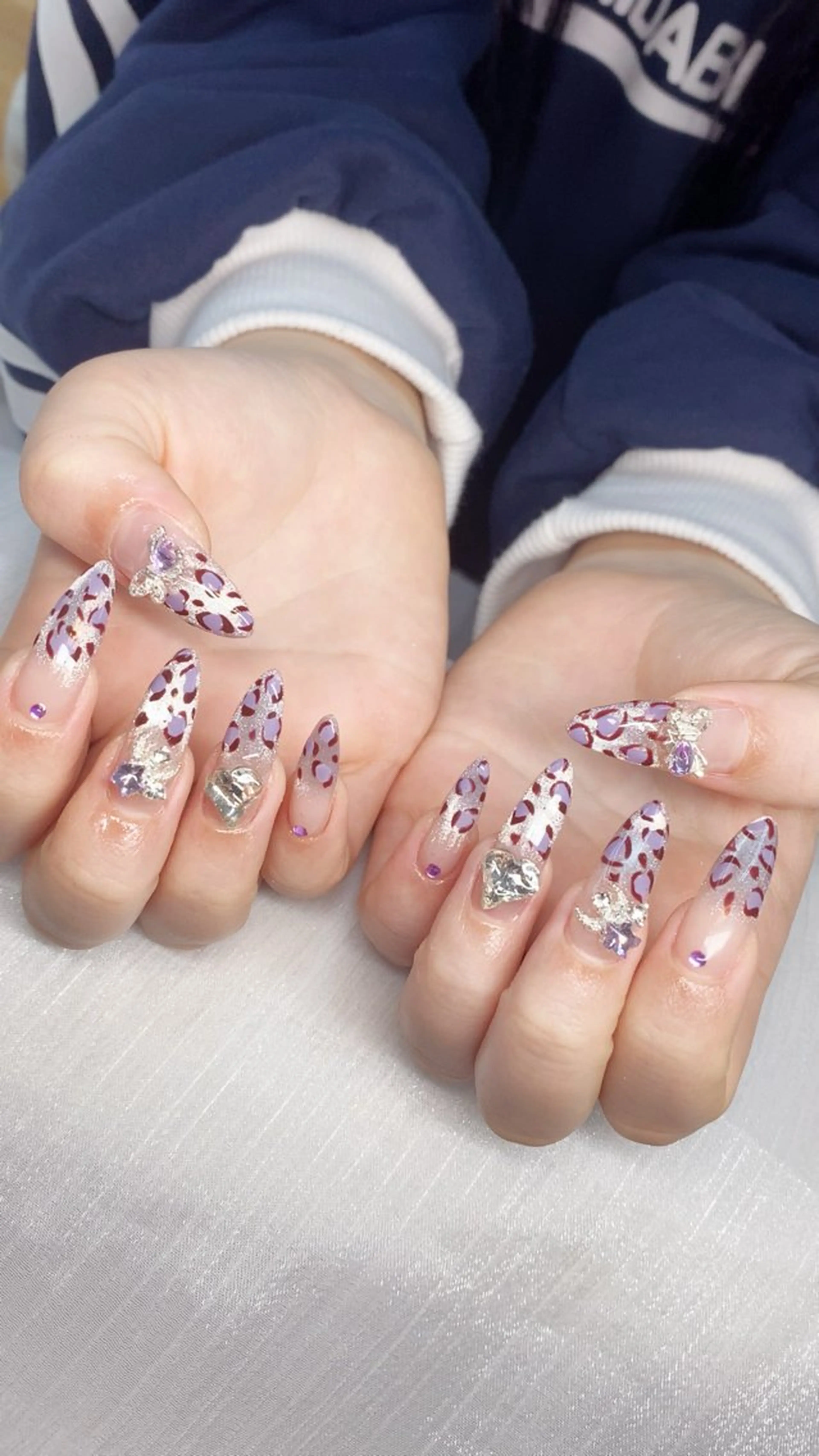 ネイル チークネイル グラデーション キラキラネイル ラメ(グリッター) ラメグラデーション Rei _Nailのネイルデザイン