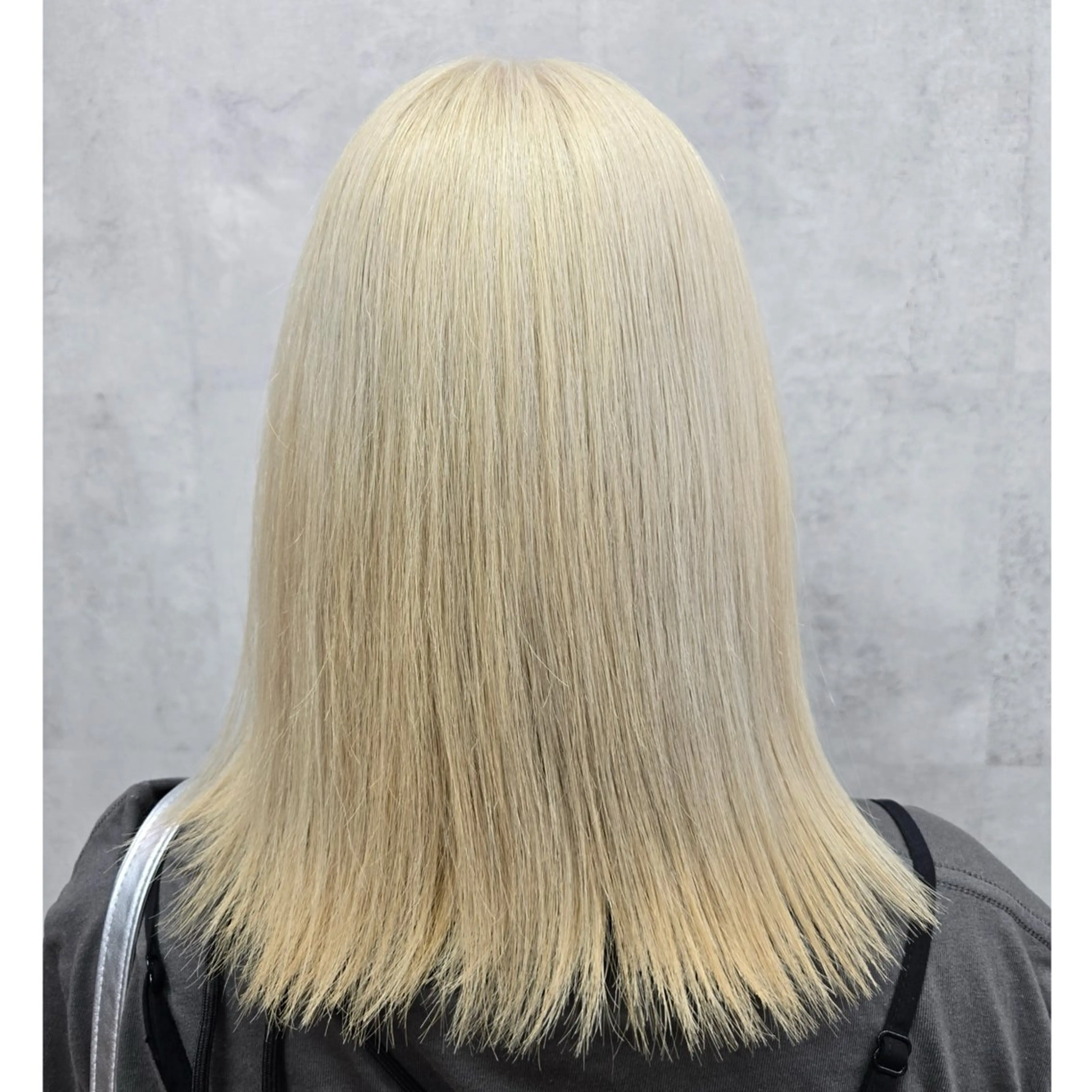 ミディアム カラー ブロンド ホワイトブロンド エクステ ヘアカラー トリートメント 編み込みエクステ/ ハイトーン りょすけのヘアスタイル