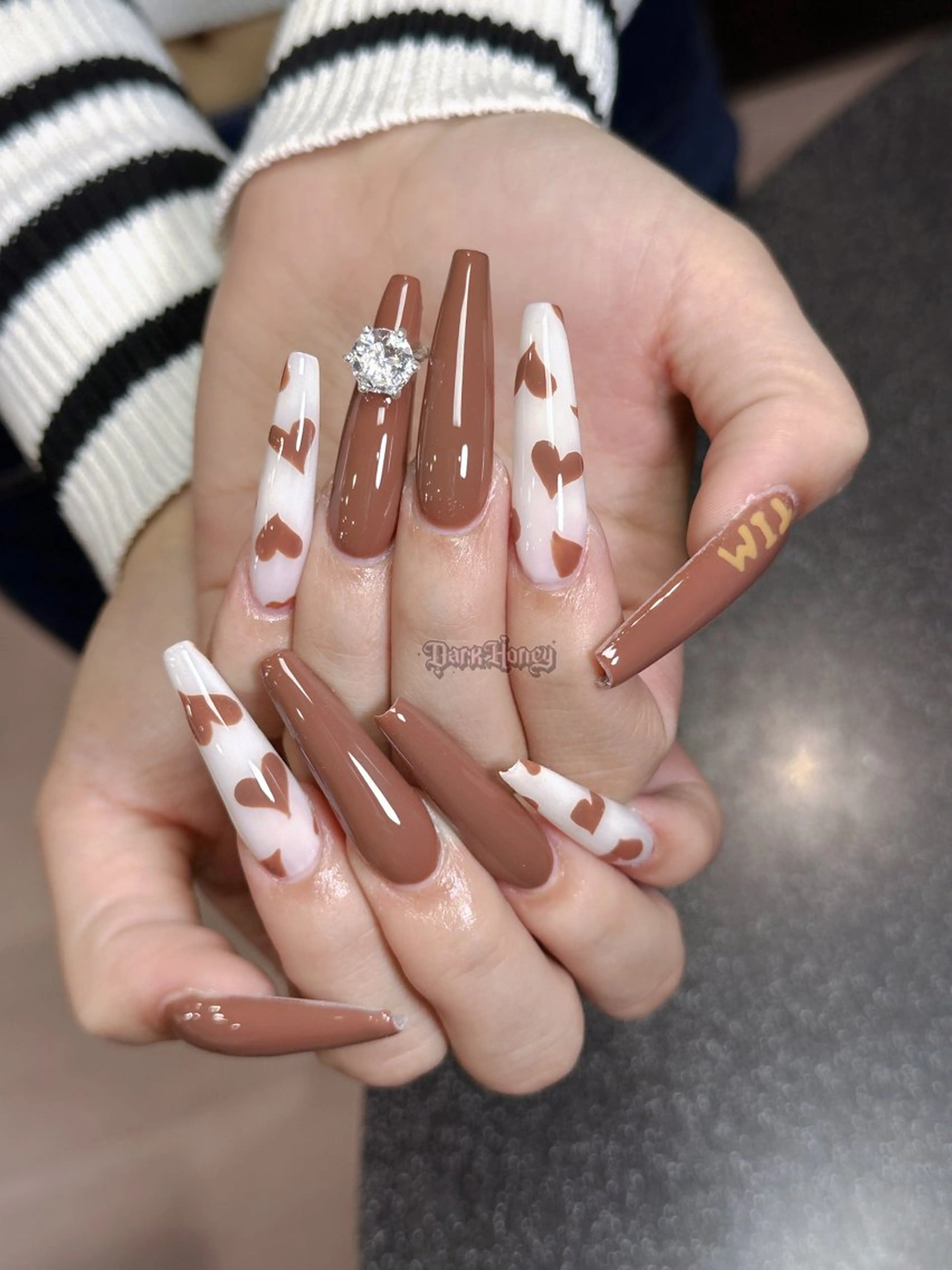 ネイル ハンドネイル Dark honey スカルプ専門原宿店のネイルデザイン