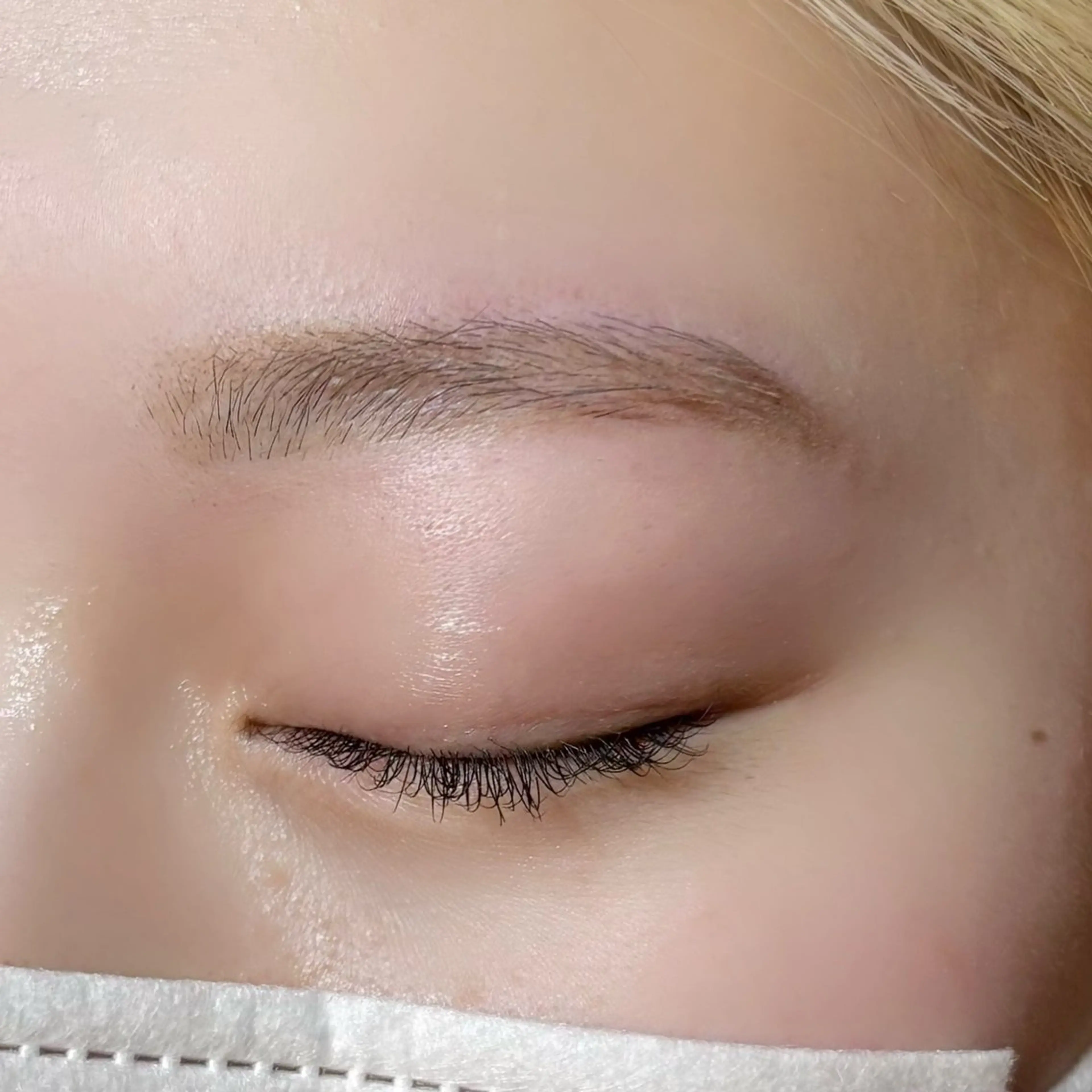 アイブロウ meguru／マツパ ／マツエク／束感のマツエク・マツパデザイン