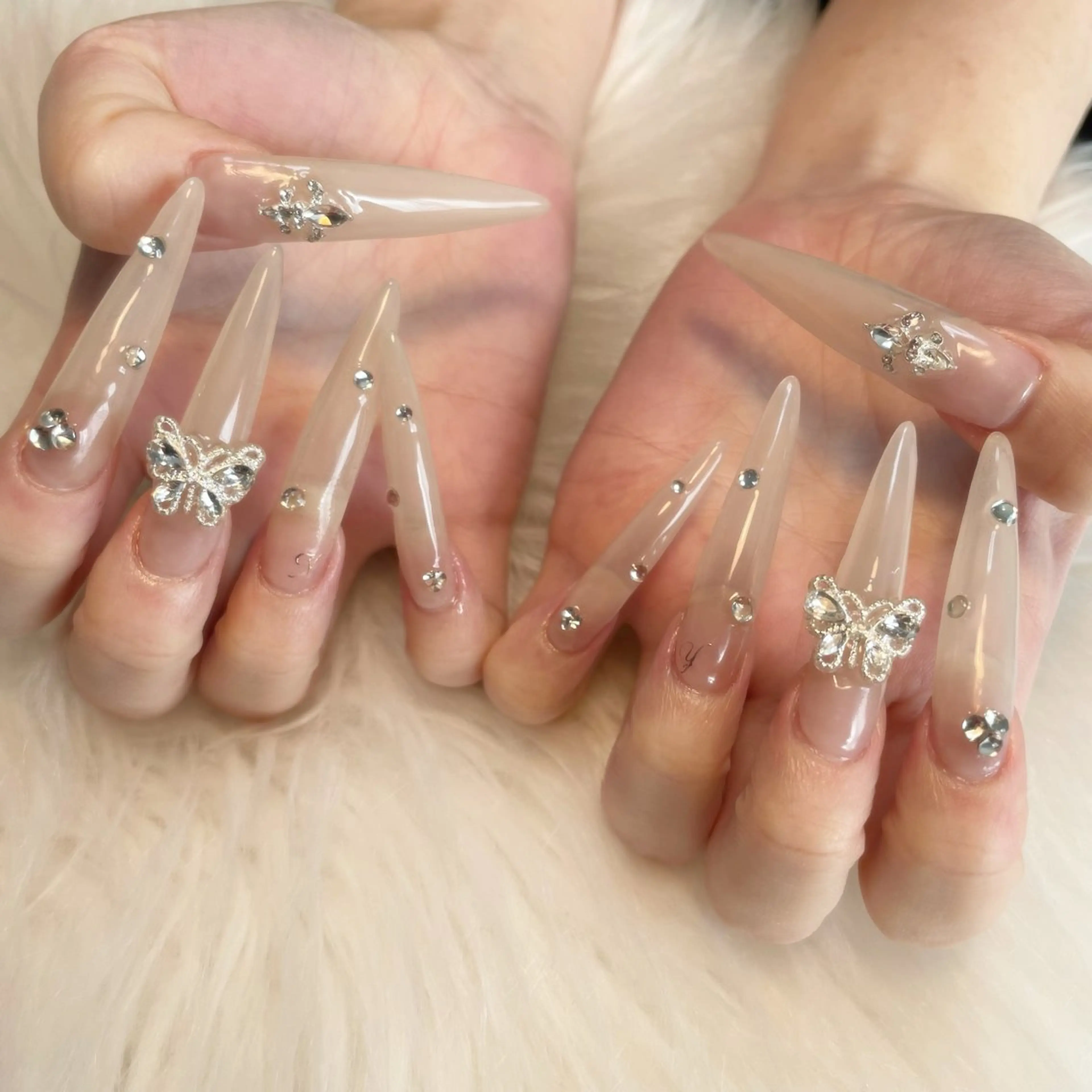 ネイル ハンドネイル ゴテゴテ💙ワンホン リオナのネイルデザイン