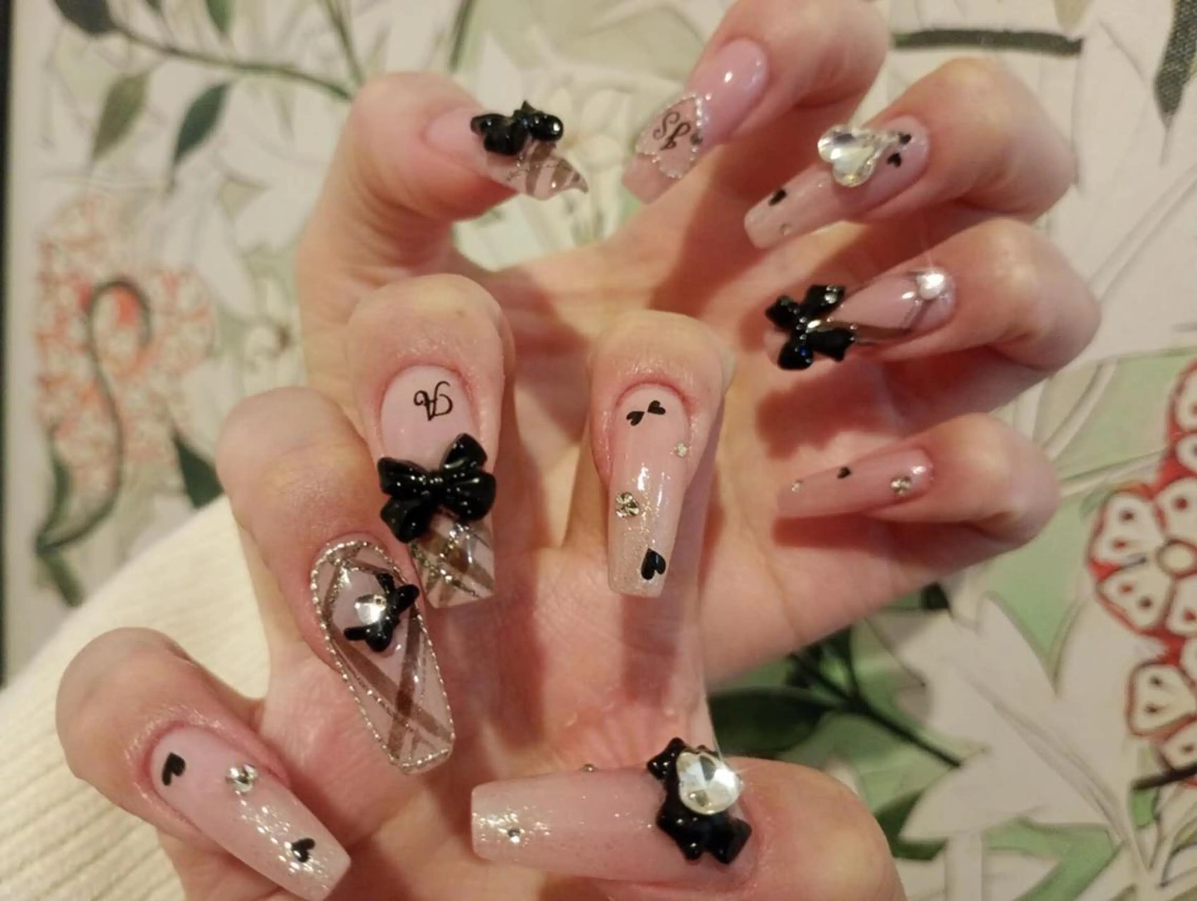 ネイル 長さ出し フレンチネイル ジェルネイル ガラスフレンチ 韓国ネイル Hana Bloom Nail💛Rinaのネイルデザイン