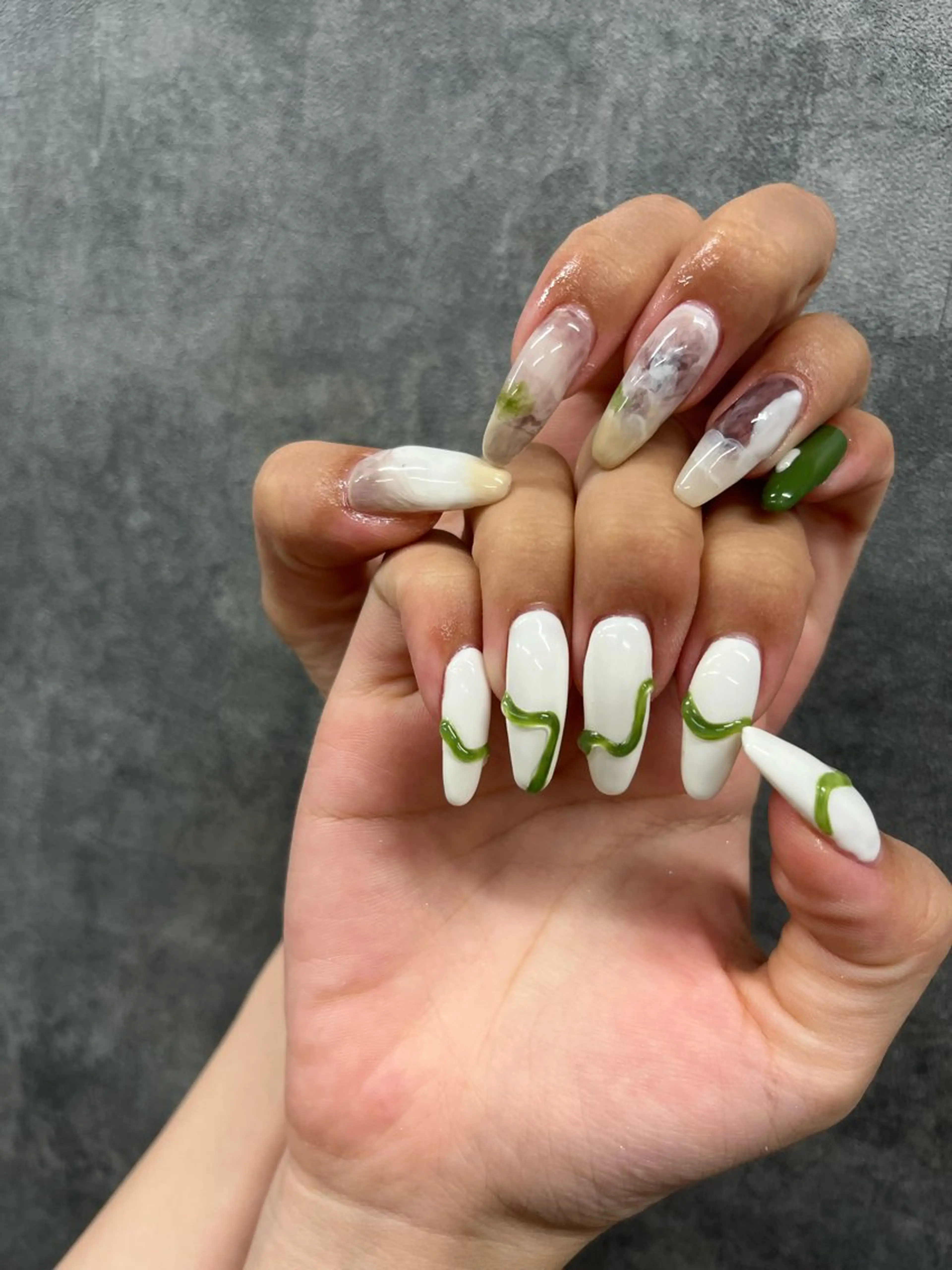 ネイル 持ち込み aloalo MIKAのネイルデザイン