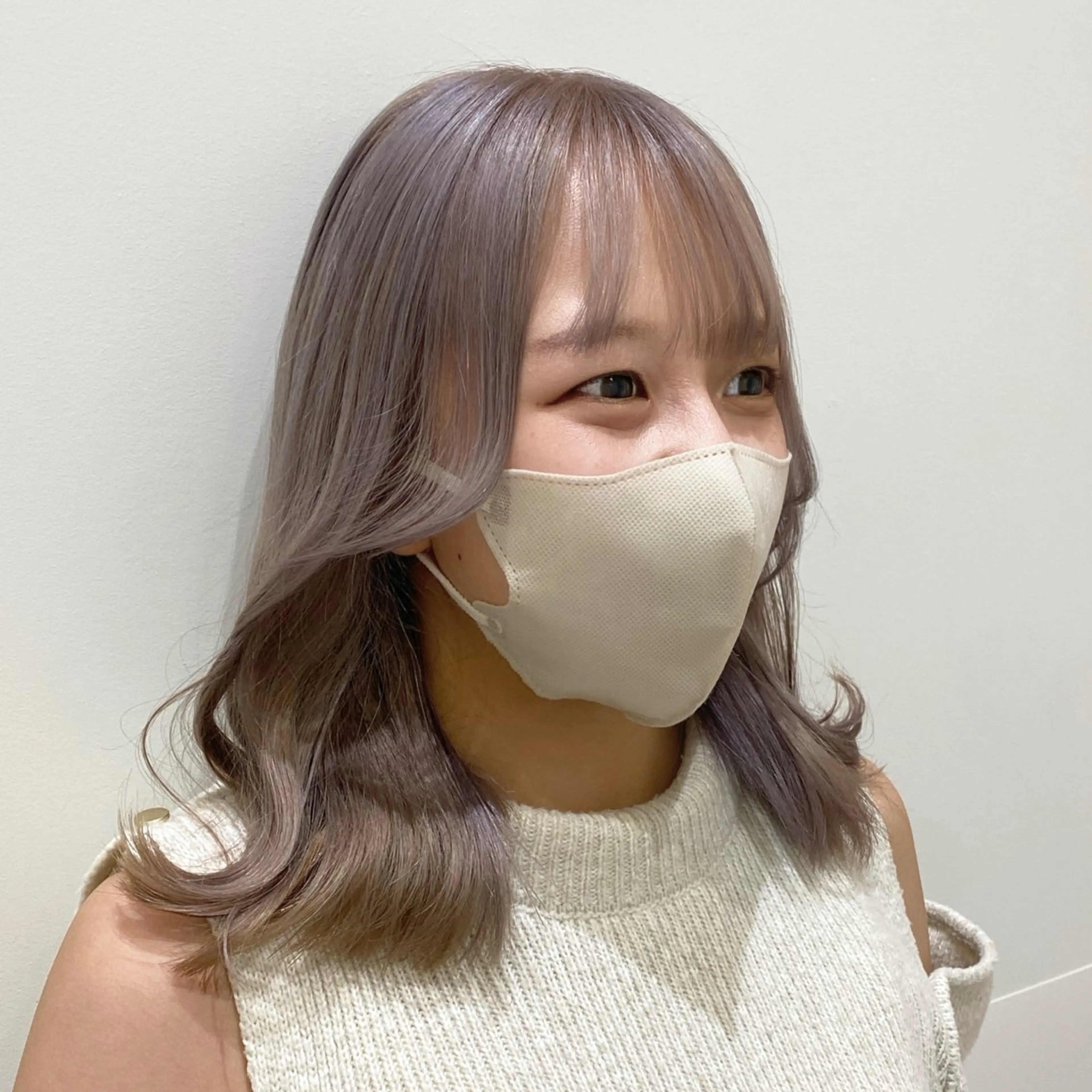 ミディアム カラー ベージュカラー ブリーチ 透明感カラー ラベンダーカラー シルバー カット ヘアカラー トリートメント RIKA韓国ヘア/く びれヘア/上品カラーのヘアスタイル