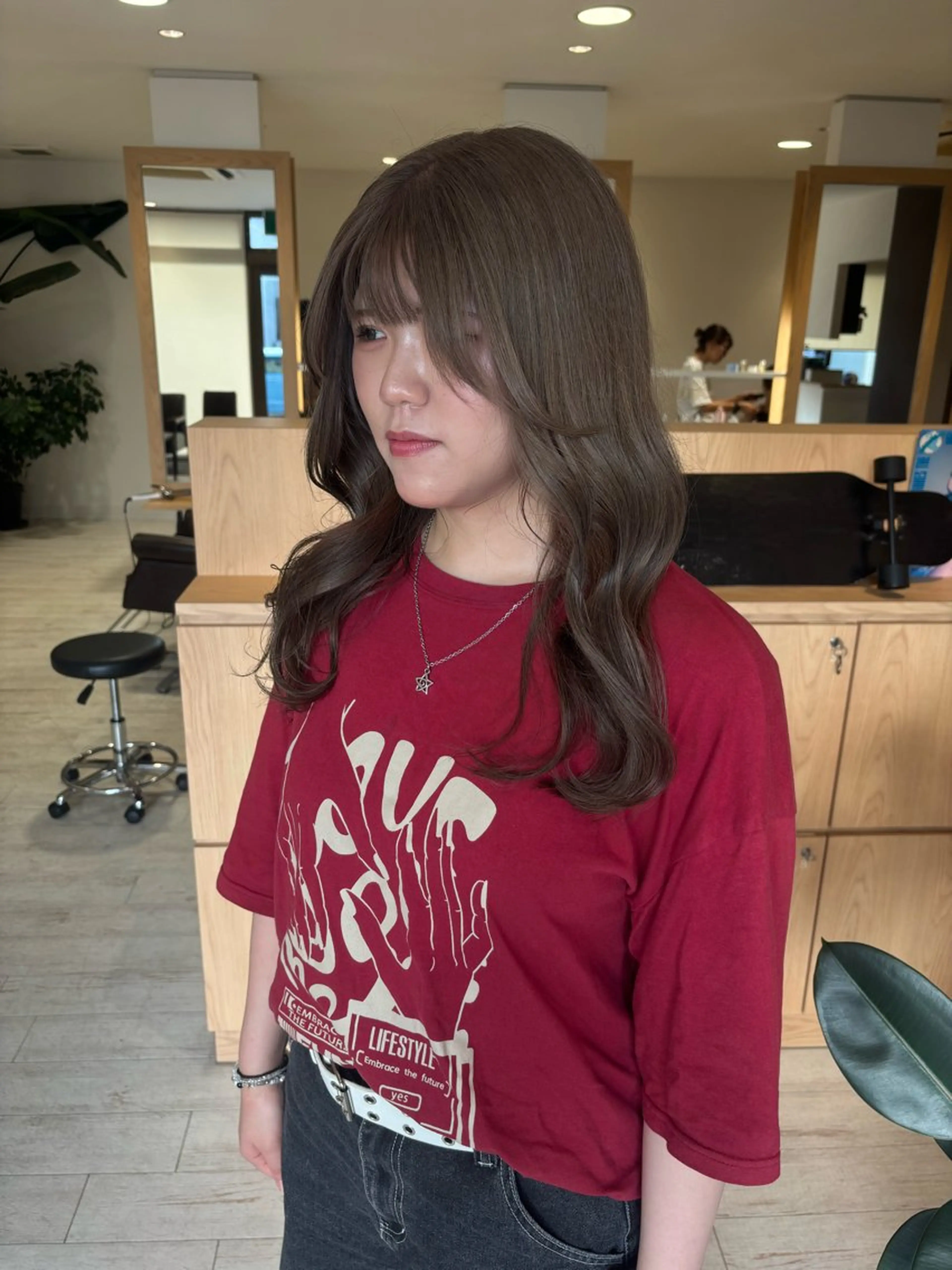 ロング カット ヘアカラー 安藤 ひなたのヘアスタイル