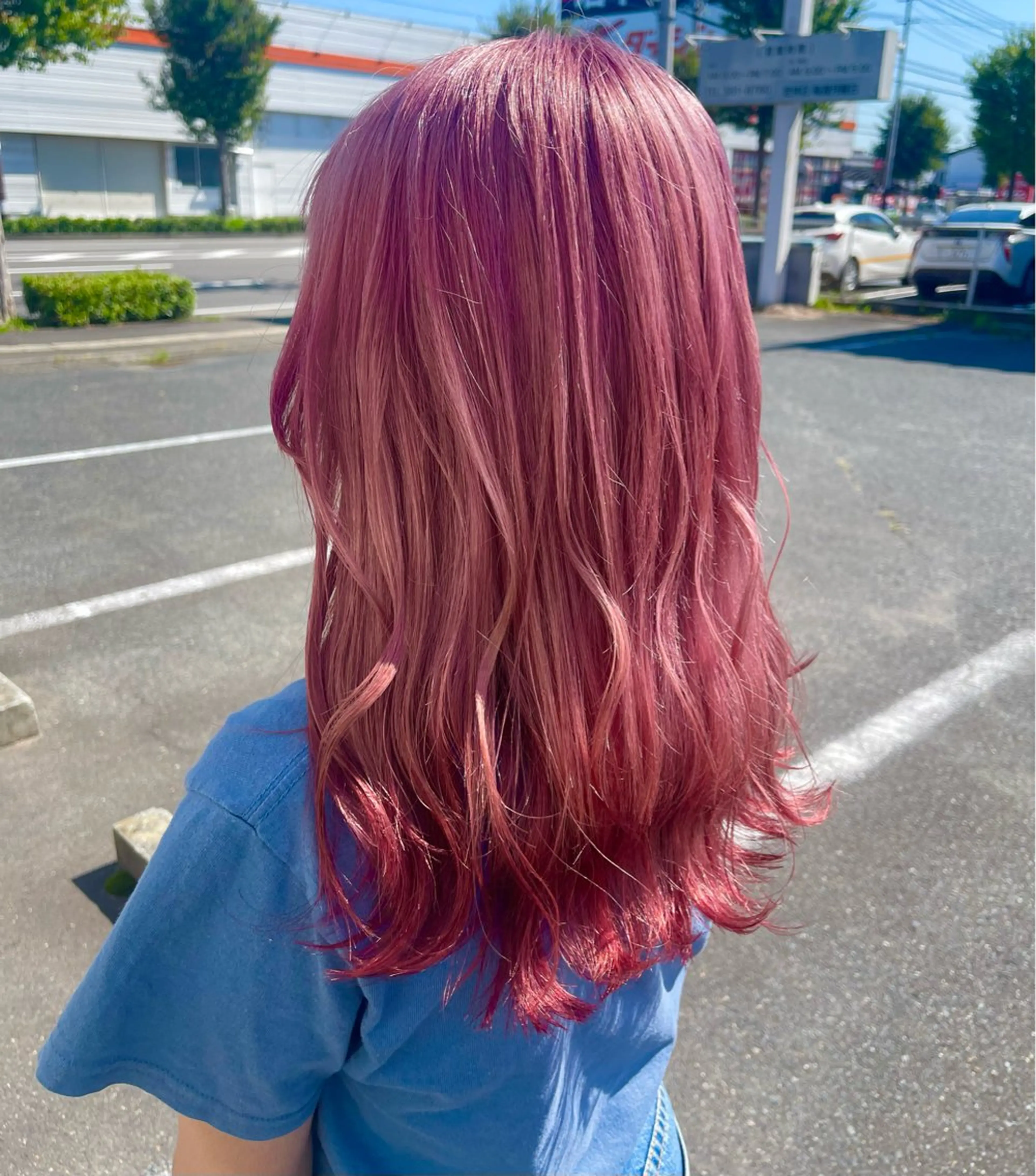 ロング カラー ブリーチ ピンクカラー BENI仙台柳生店 HIGUCHI🎀のヘアスタイル