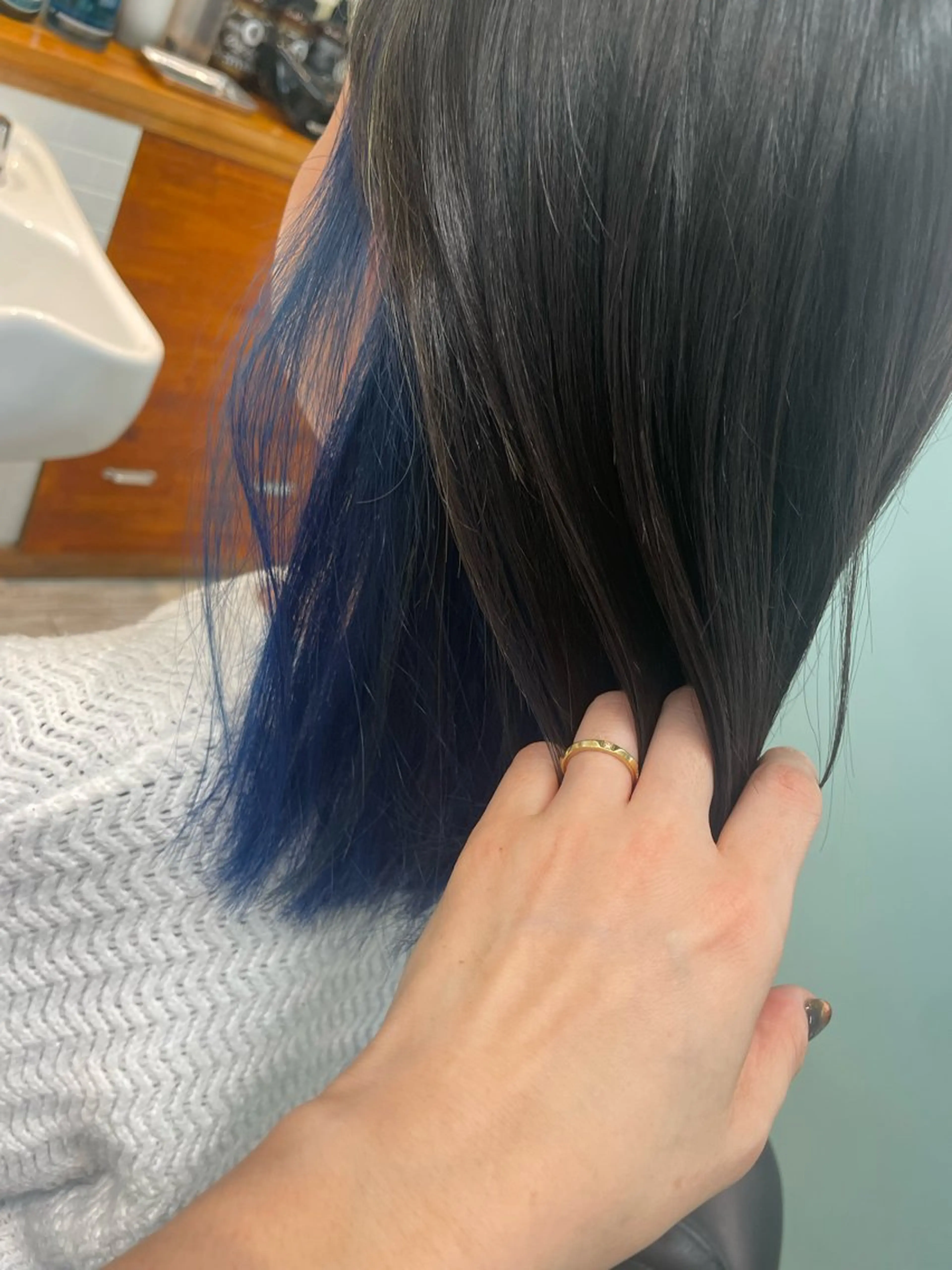 セミロング カラー ブリーチ ブルーカラー インナーカラー ヘアカラー トリートメント 通い続けられるサロン ママ美容師　明日香のヘアスタイル