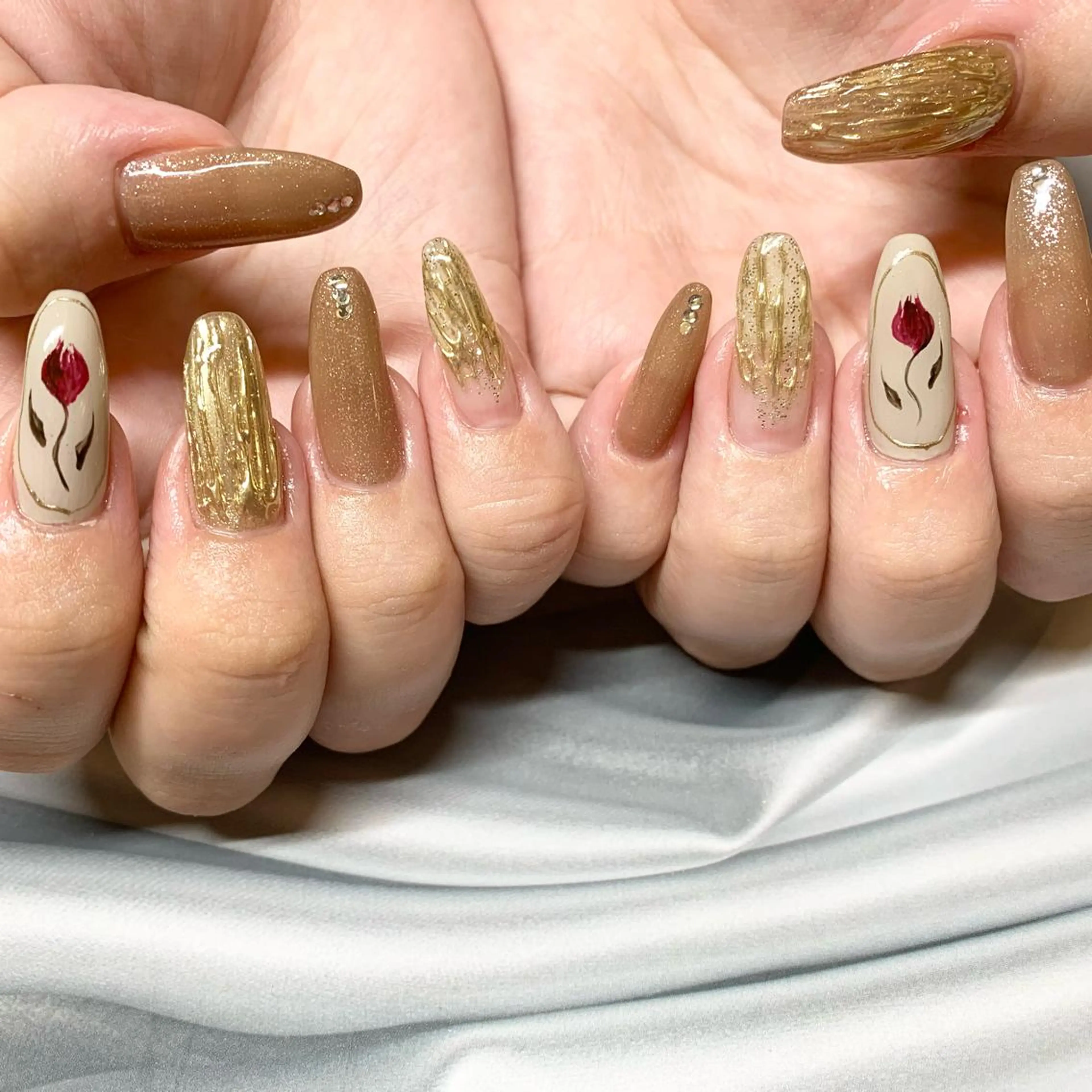 ネイル ハンドネイル ウシク ミユキのネイルデザイン