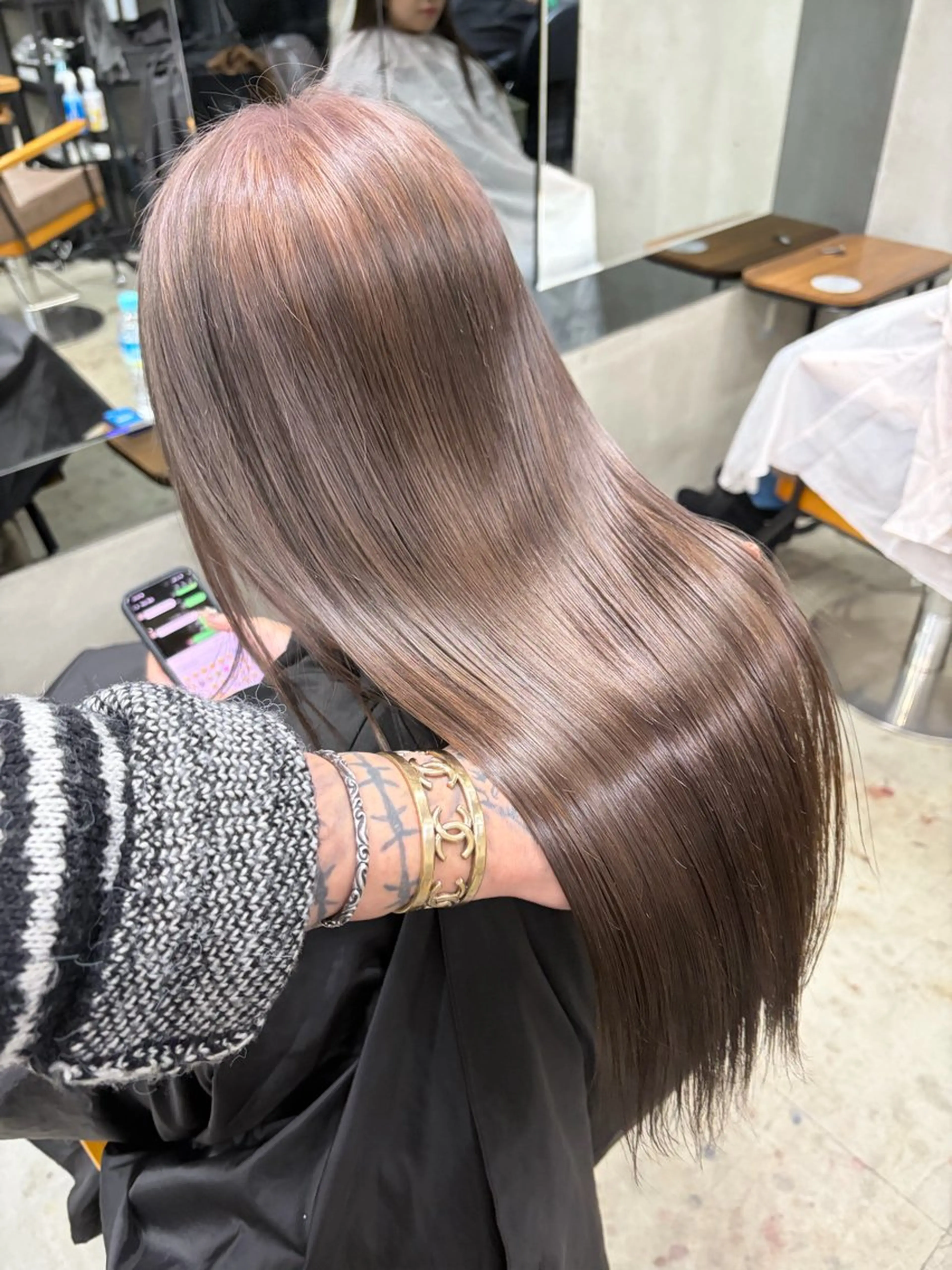 ミディアム カラー ブラウンカラー ミルクティーブラウン AiM エイム　韓国レイヤーのヘアスタイル