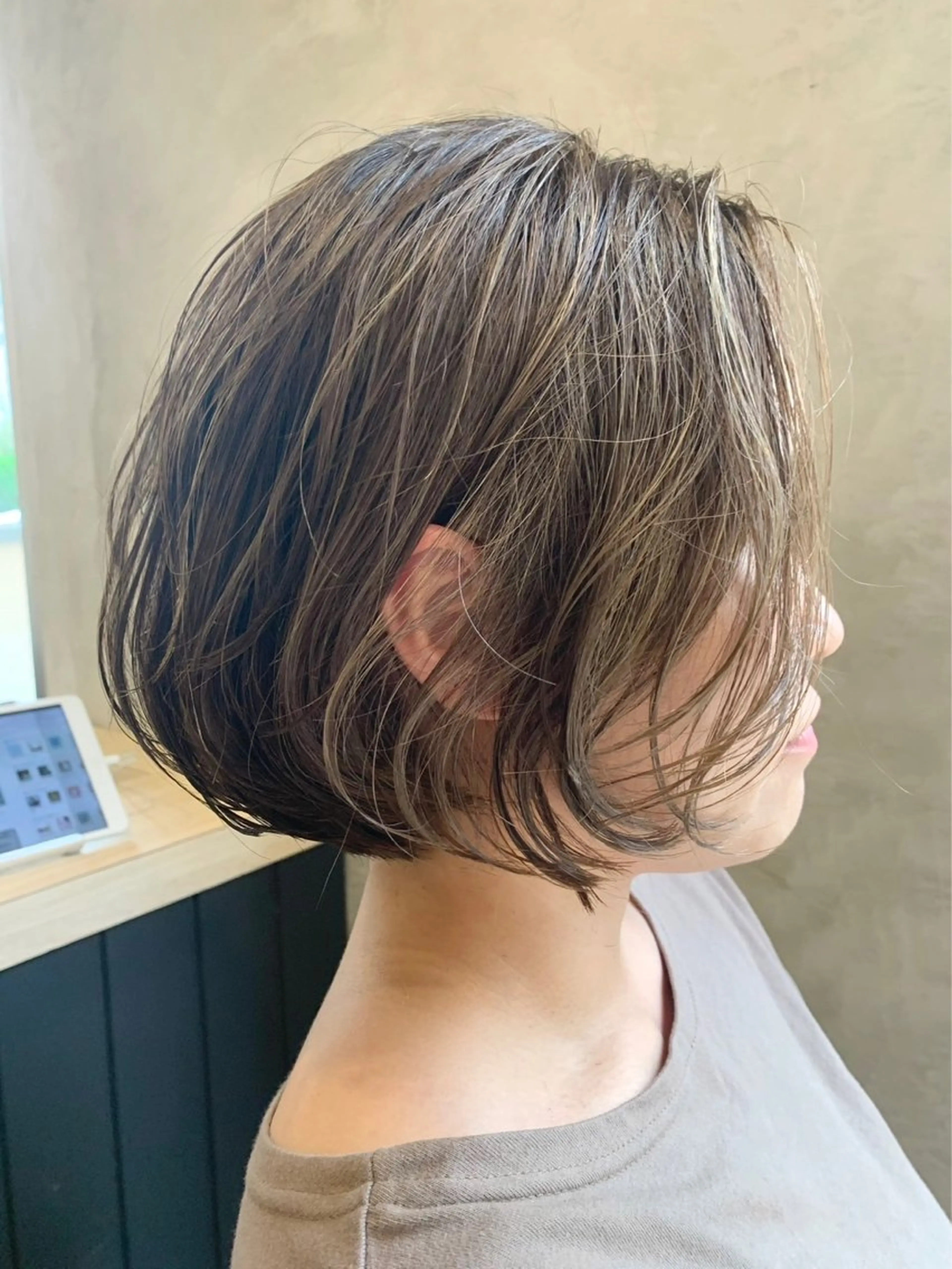 ショート カラー ブリーチなし透明感 カラー✨山仲絢圭のヘアスタイル