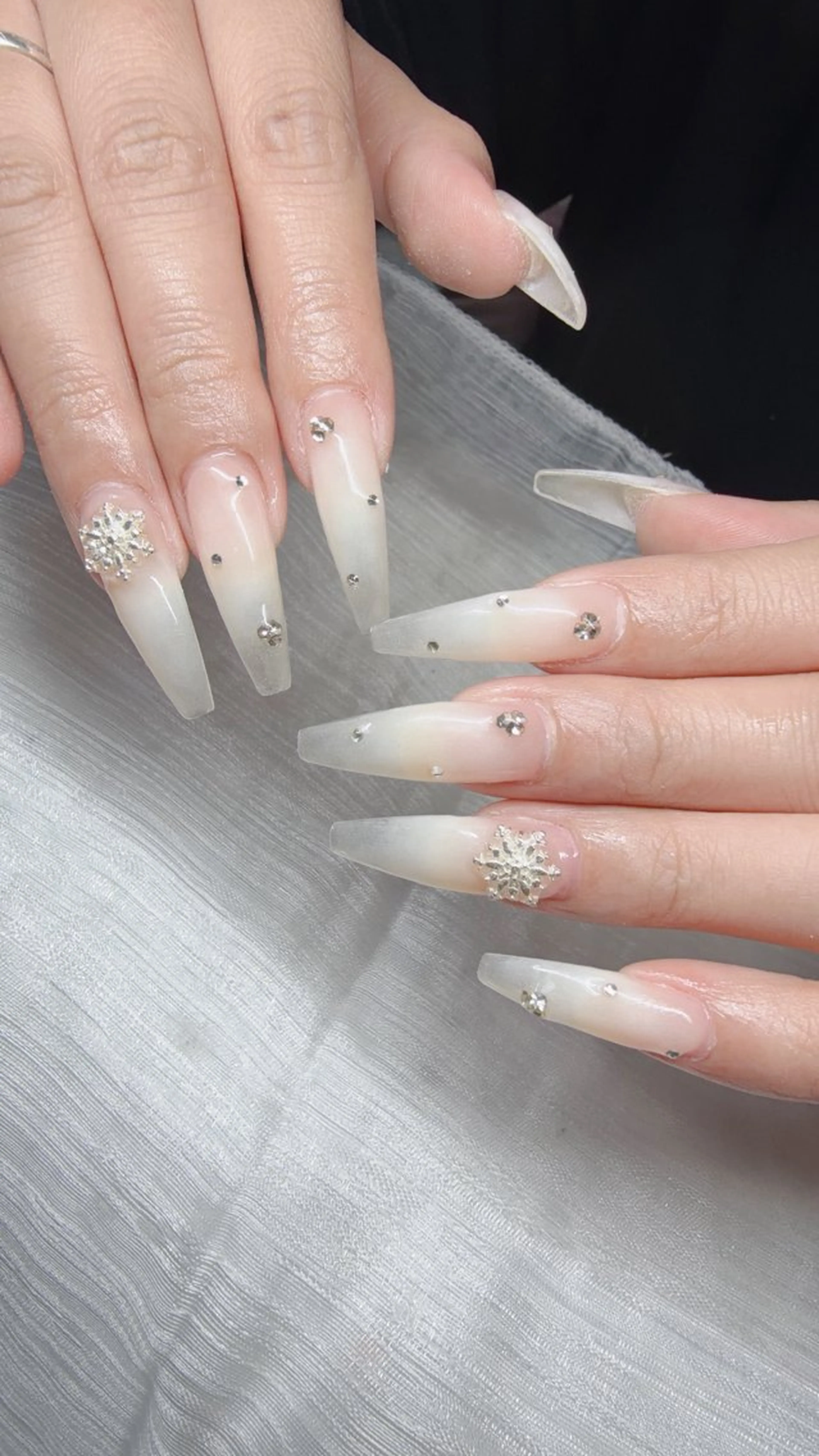 ネイル ハンドネイル Lee Nailsのネイルデザイン