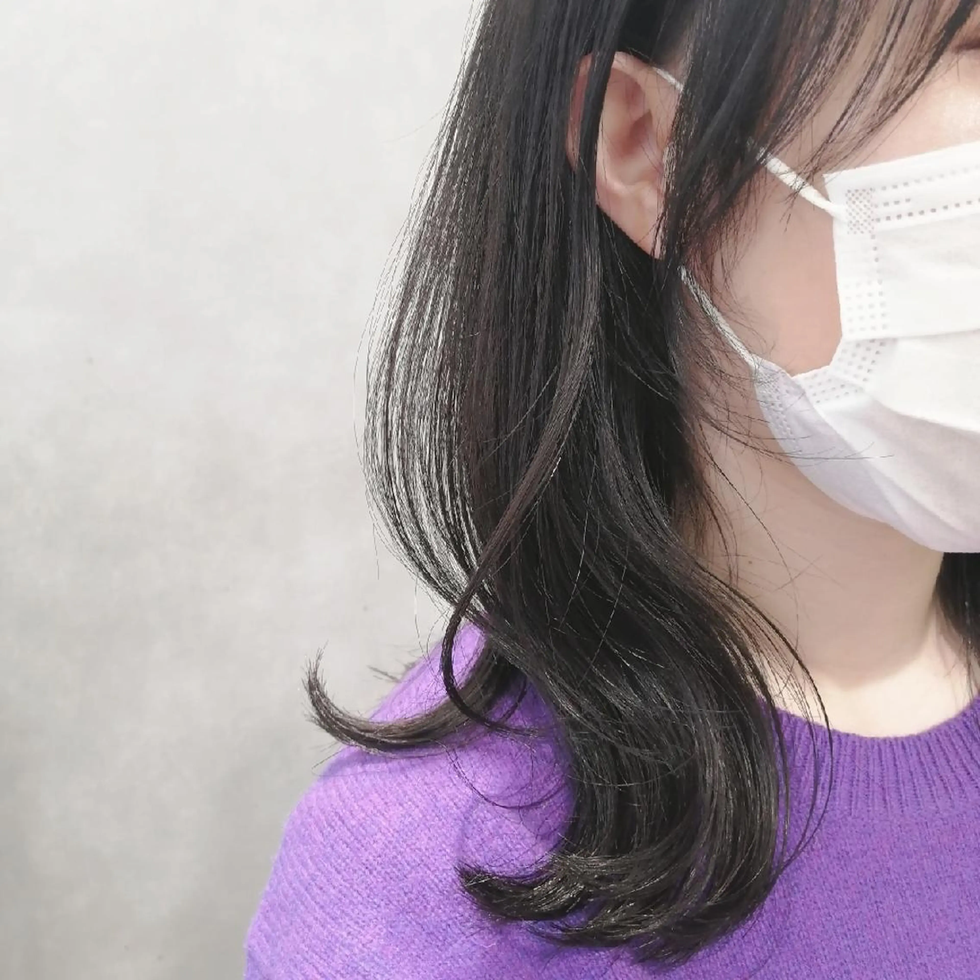 ミディアム カラー ミディアムレイヤー ダークグレー レイヤーカット hase _のヘアスタイル