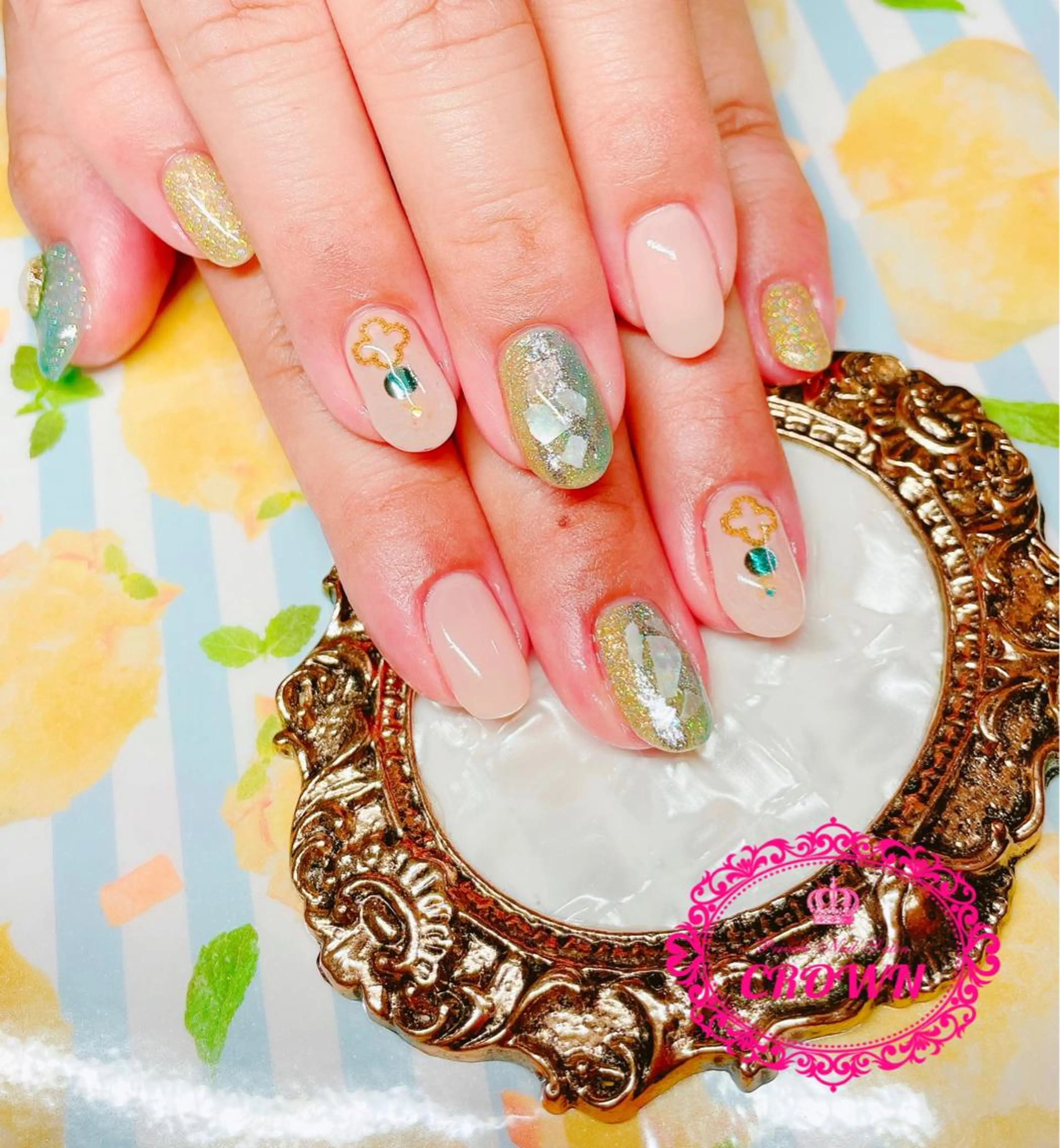 ネイル ハンドネイル CROWN プライベートサロンのネイルデザイン