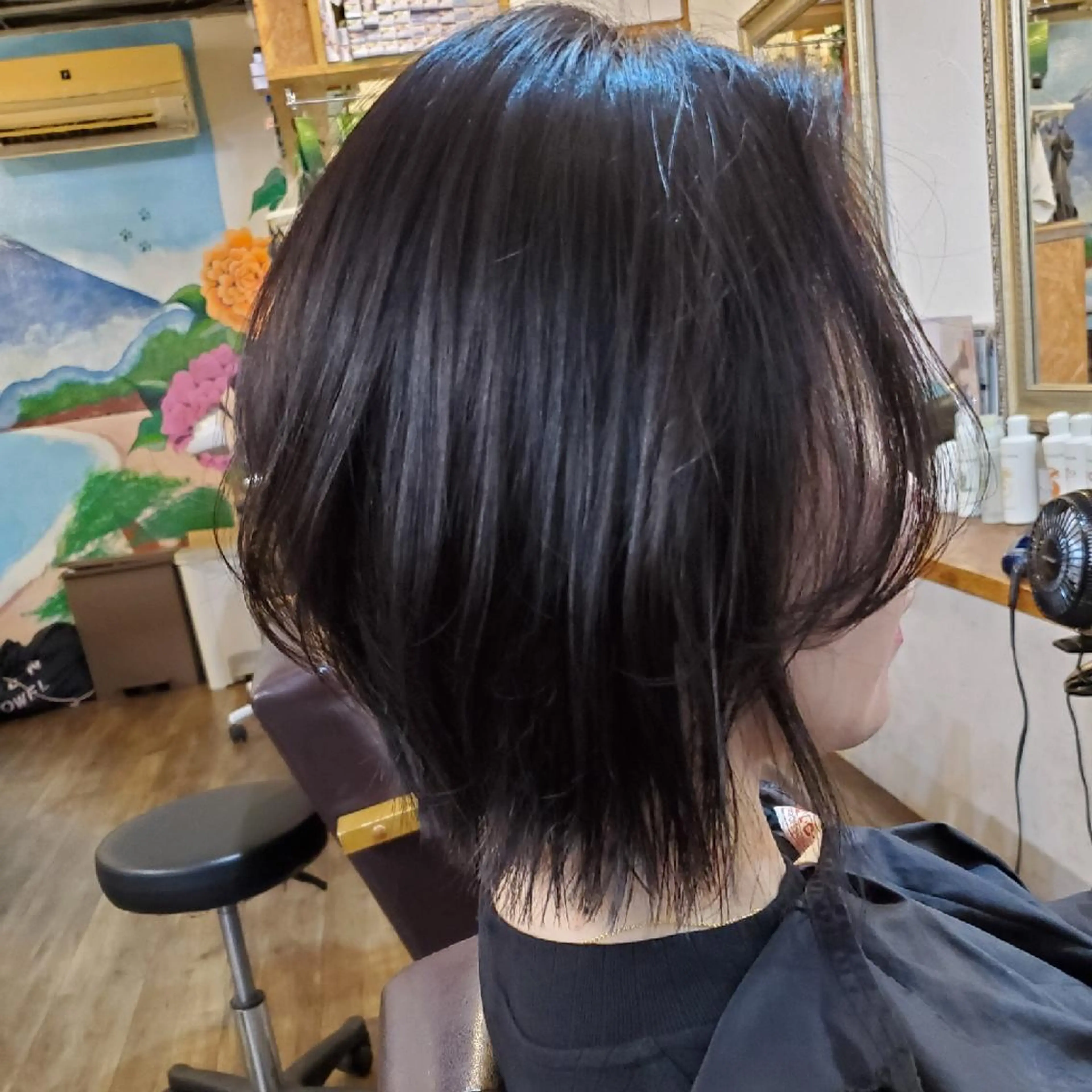 ミディアム カラー 切りっぱなしボブ ショートボブ ミディアムパーマ バレイヤージュ ベージュカラー カット ヘアカラー トリートメント 韓国ヘア レイヤー くびれヘアMATSUのヘアスタイル