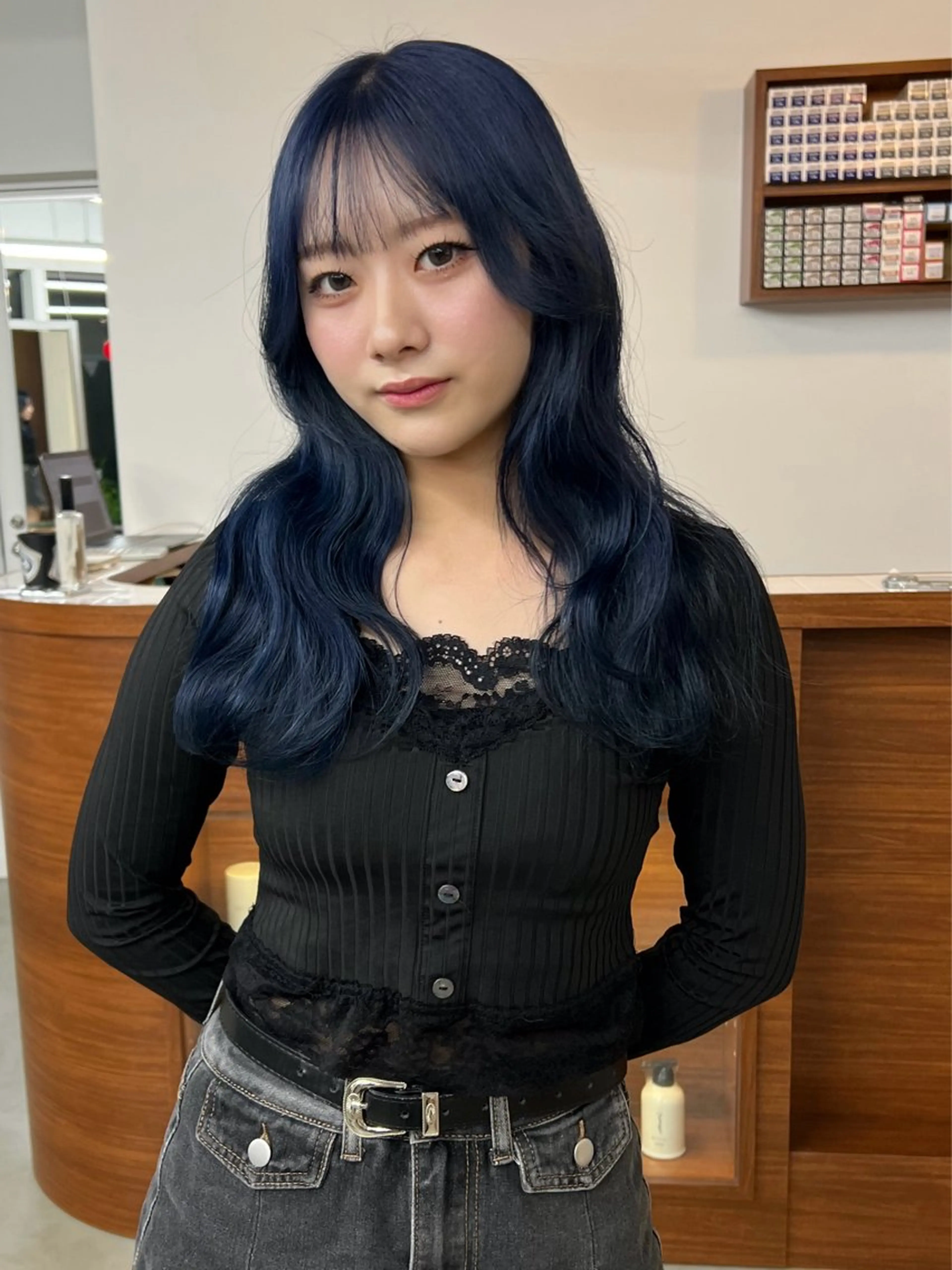 セミロング PELE/ハイトーン /初田芽以のヘアスタイル