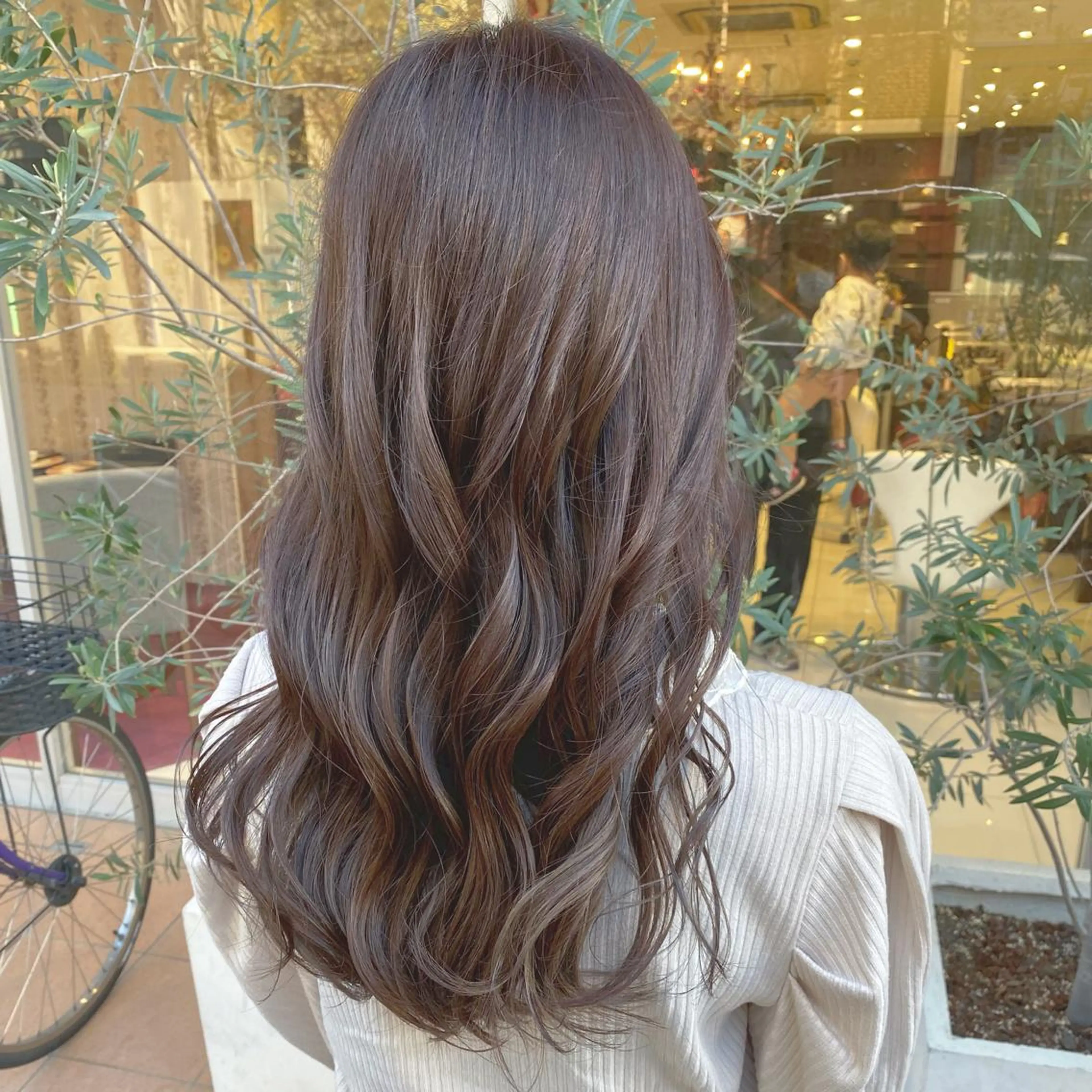 ロング カラー カット ヘアカラー トリートメント 美髪矯正/髪質改善 /透明感ある艶カラーのヘアスタイル