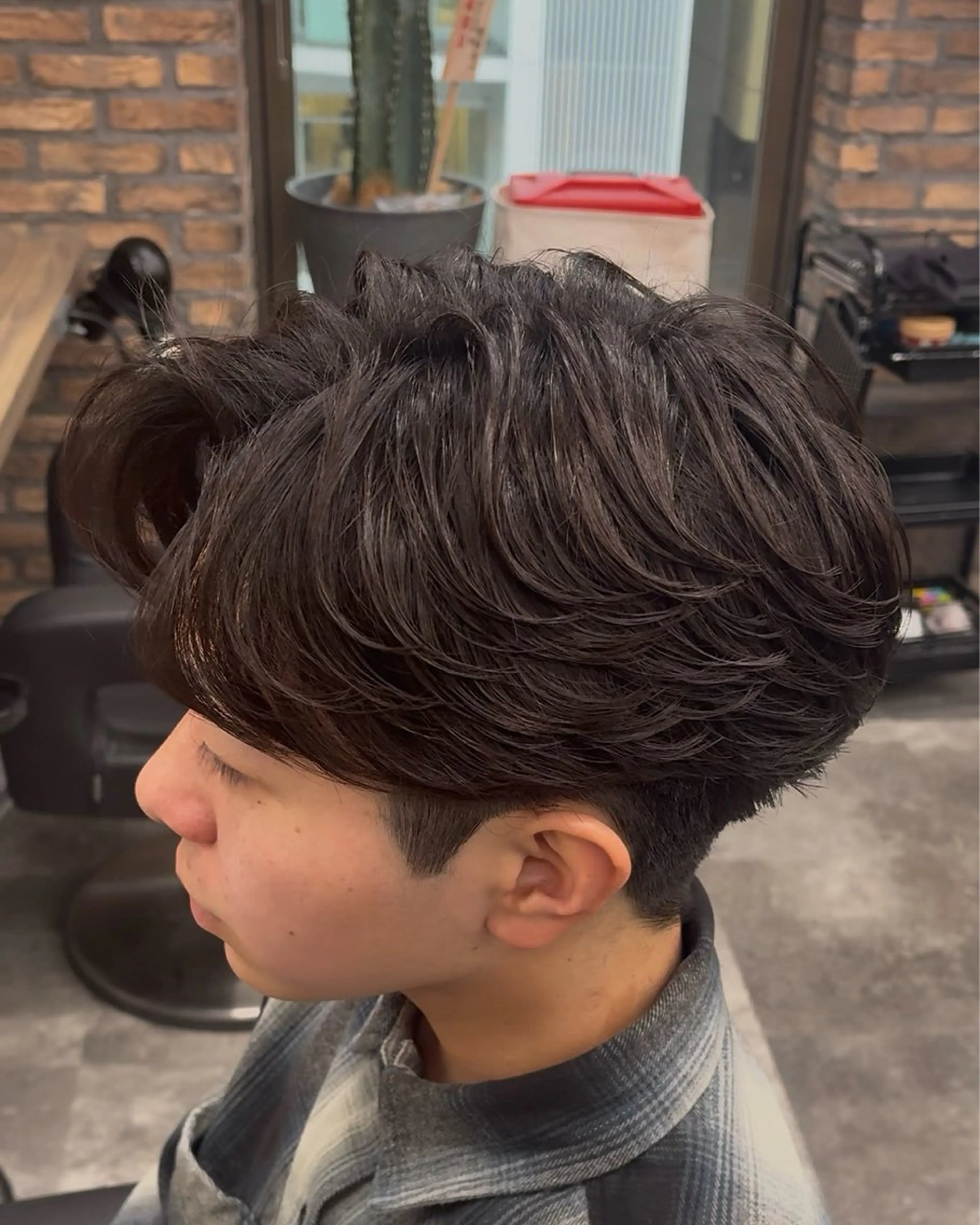 パーマ メンズ シャドウ/フェザー 朝崎倭斗のヘアスタイル