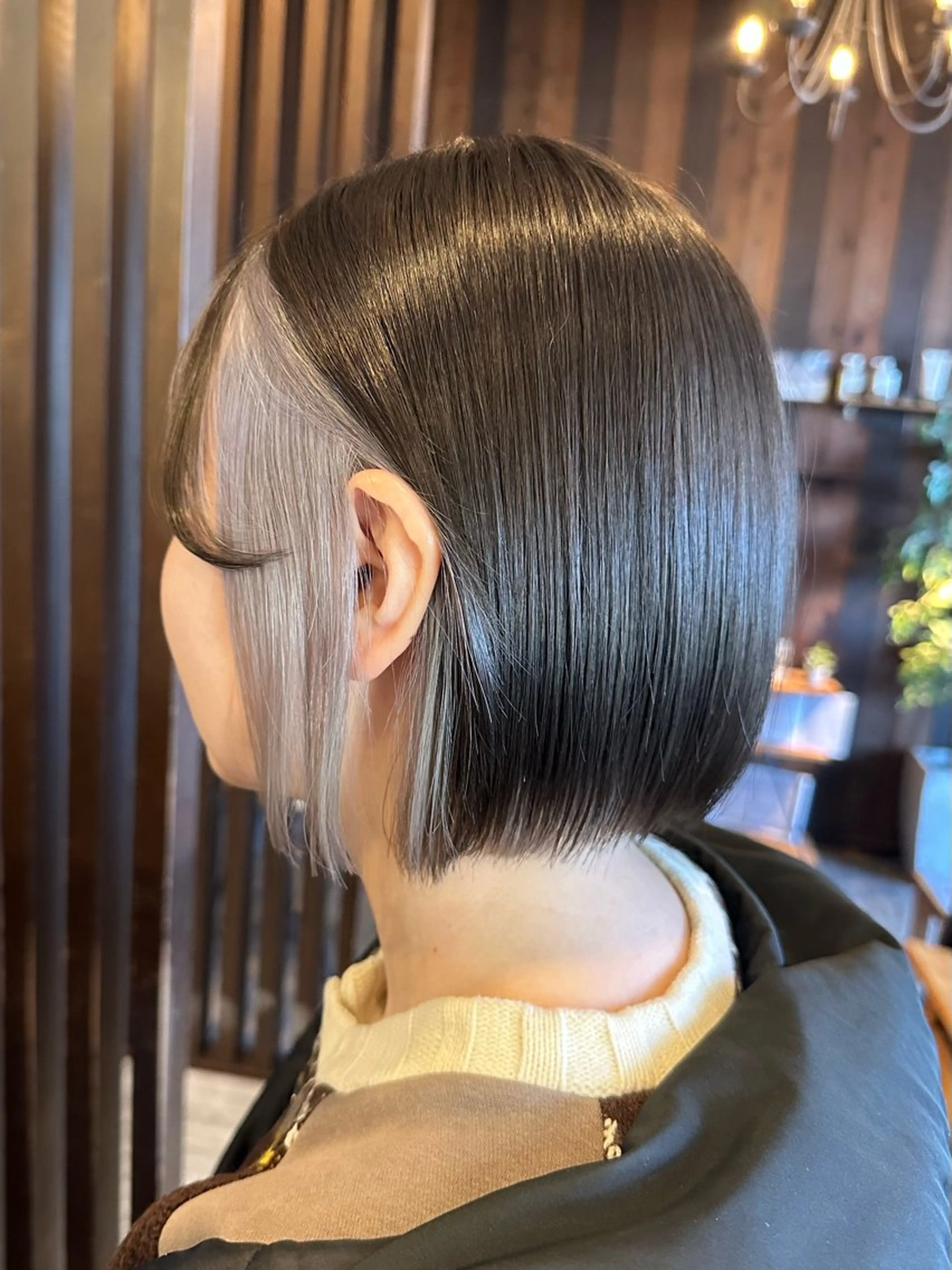 ショート カラー シルバー ボブ カット ヘアカラー BRANCHÉ小牧/ 西尾 美月のヘアスタイル