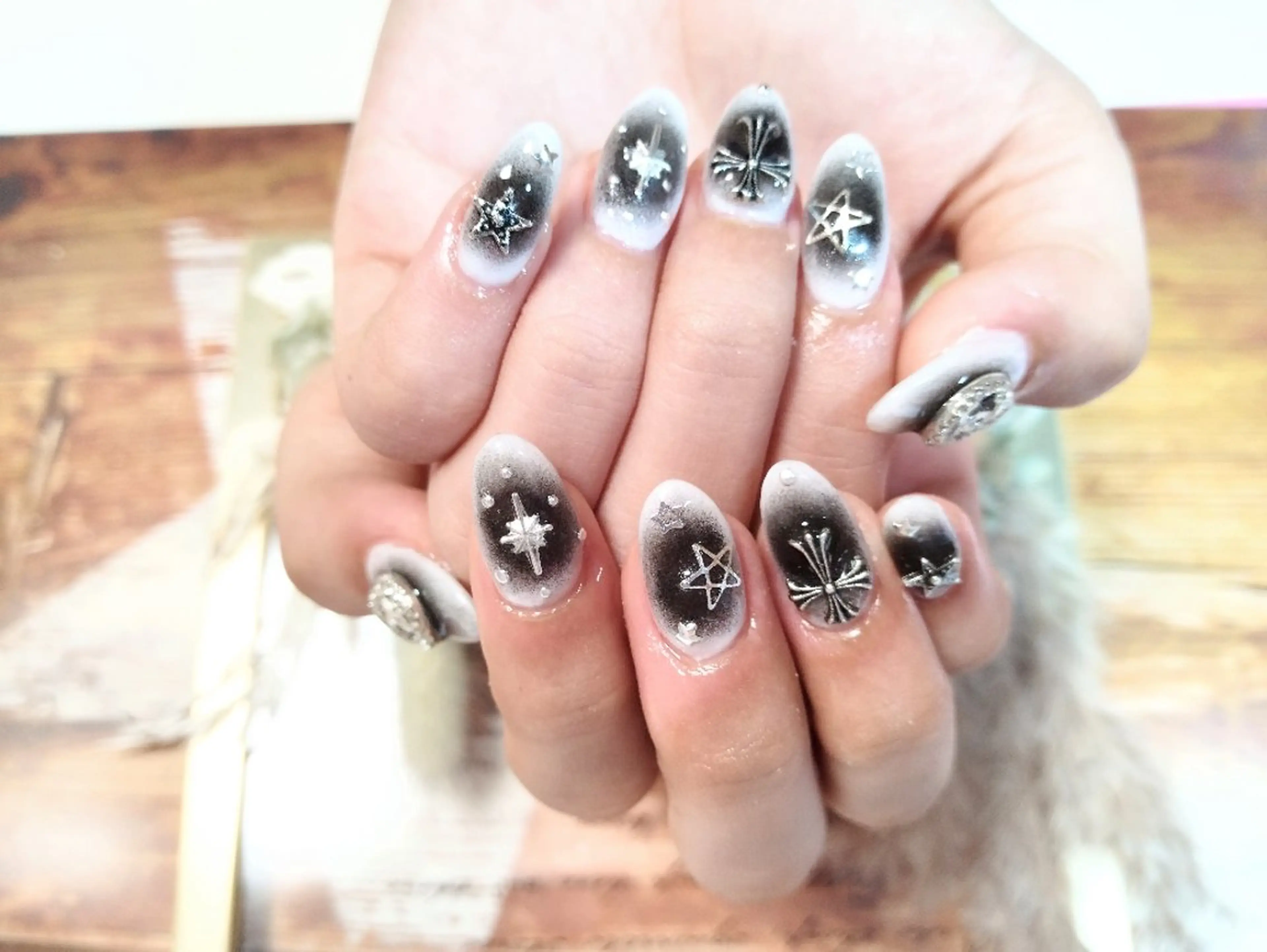 ネイル ネイルチップ ハンドネイル ハンドケア ＤI'A ネイルサロンのネイルデザイン